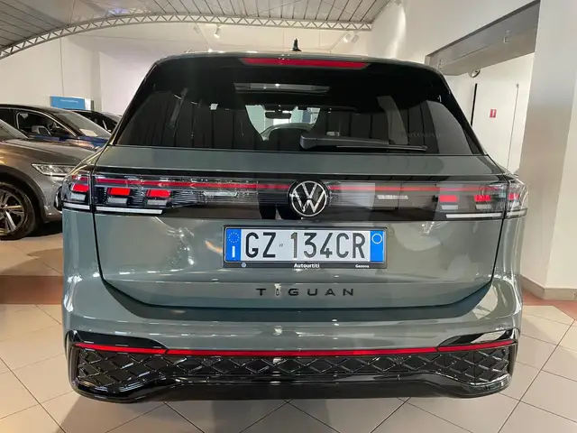 Volkswagen Tiguan view 5