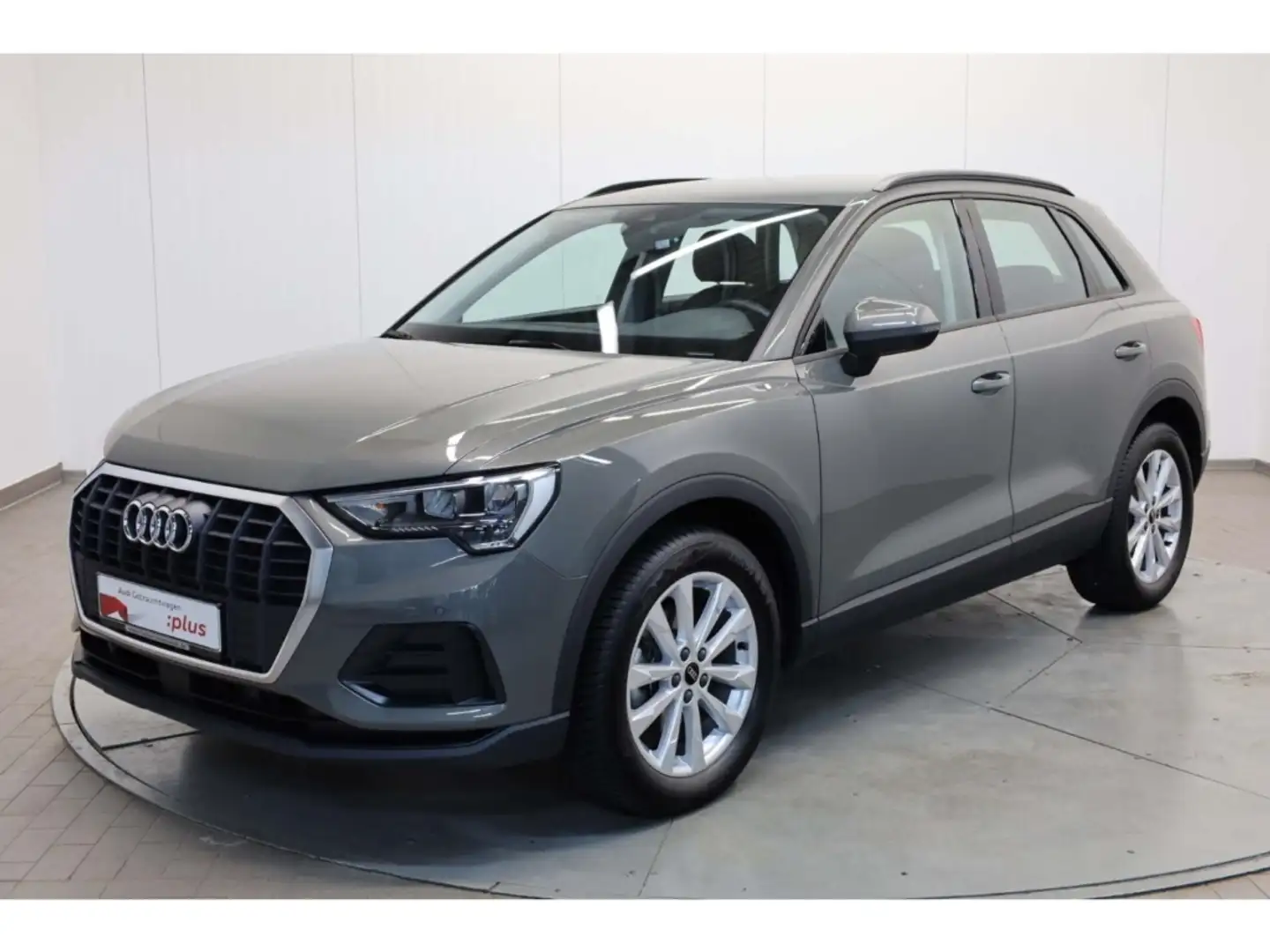 Audi Q3 35 TFSI Grau - 2