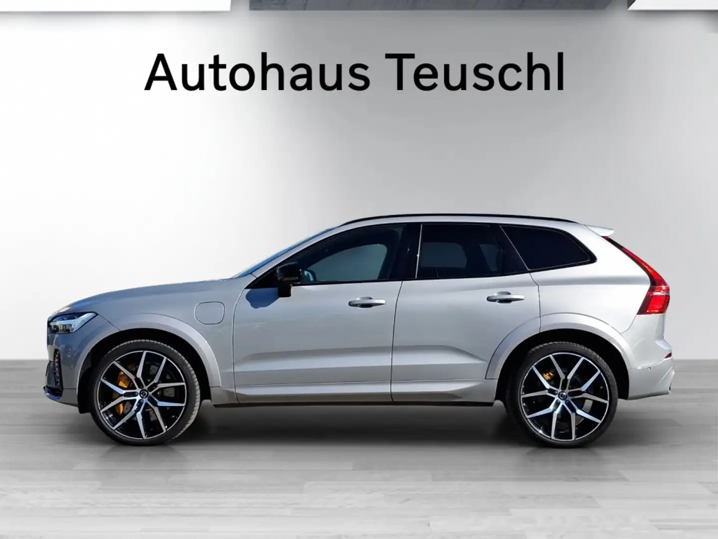 Volvo XC60 T8 AWD Recharge Polestar Engineered Silber - 2