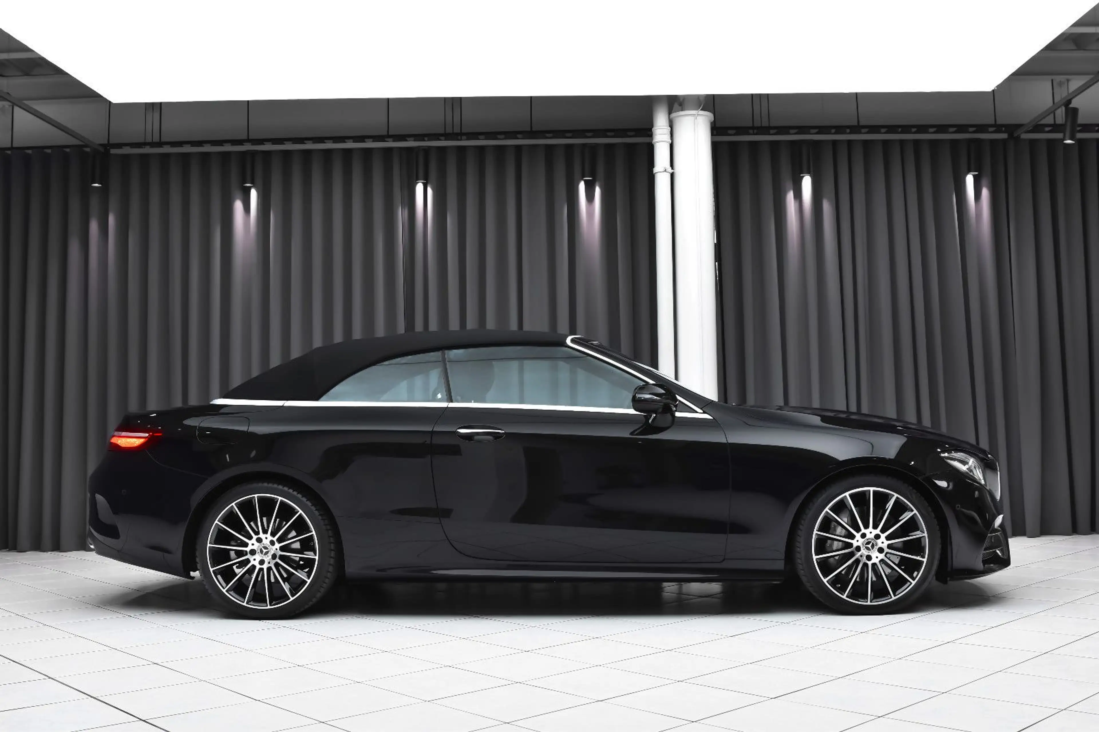 Mercedes-Benz E 400 d 4Matic AMG *MB100 Garantie* Massage* TV* — photo 12