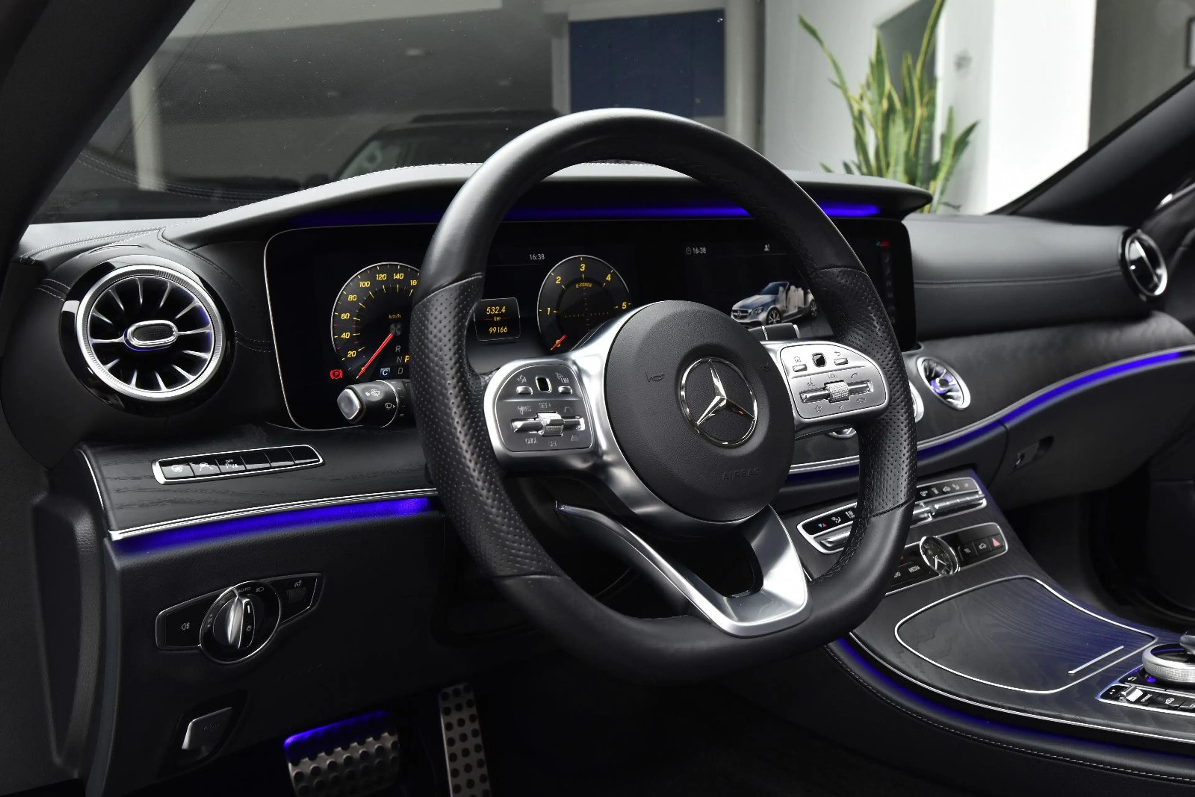 Mercedes-Benz E 400 d 4Matic AMG *MB100 Garantie* Massage* TV* — photo 8