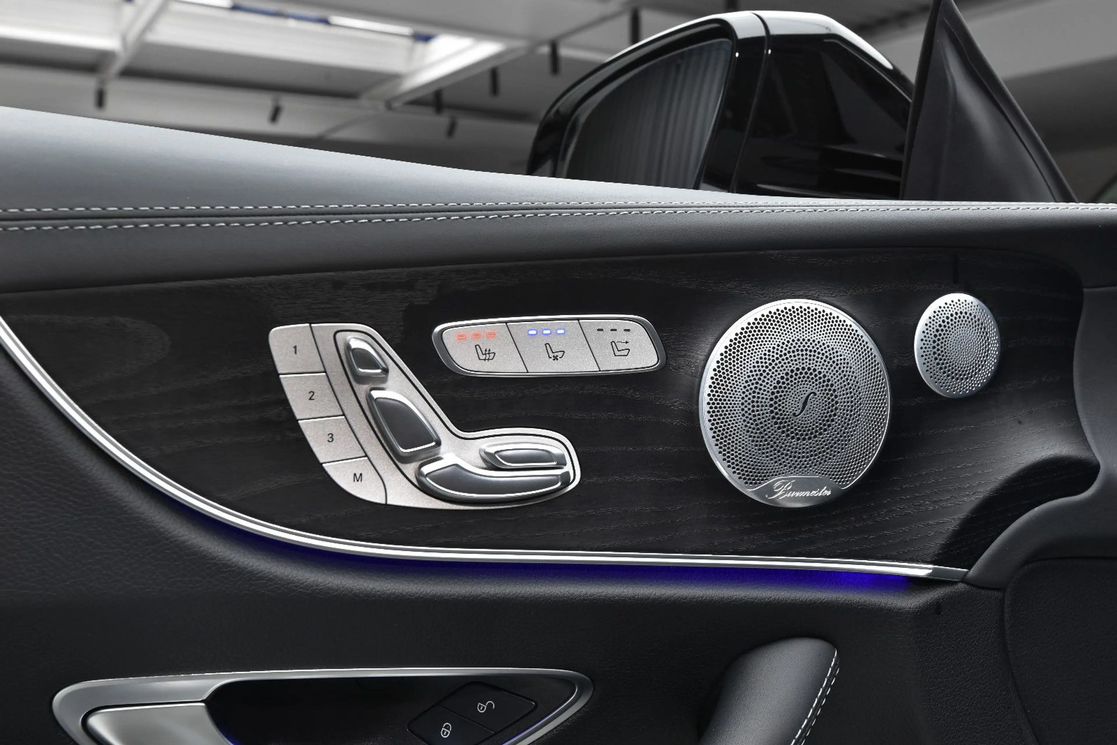 Mercedes-Benz E 400 d 4Matic AMG *MB100 Garantie* Massage* TV* — photo 6
