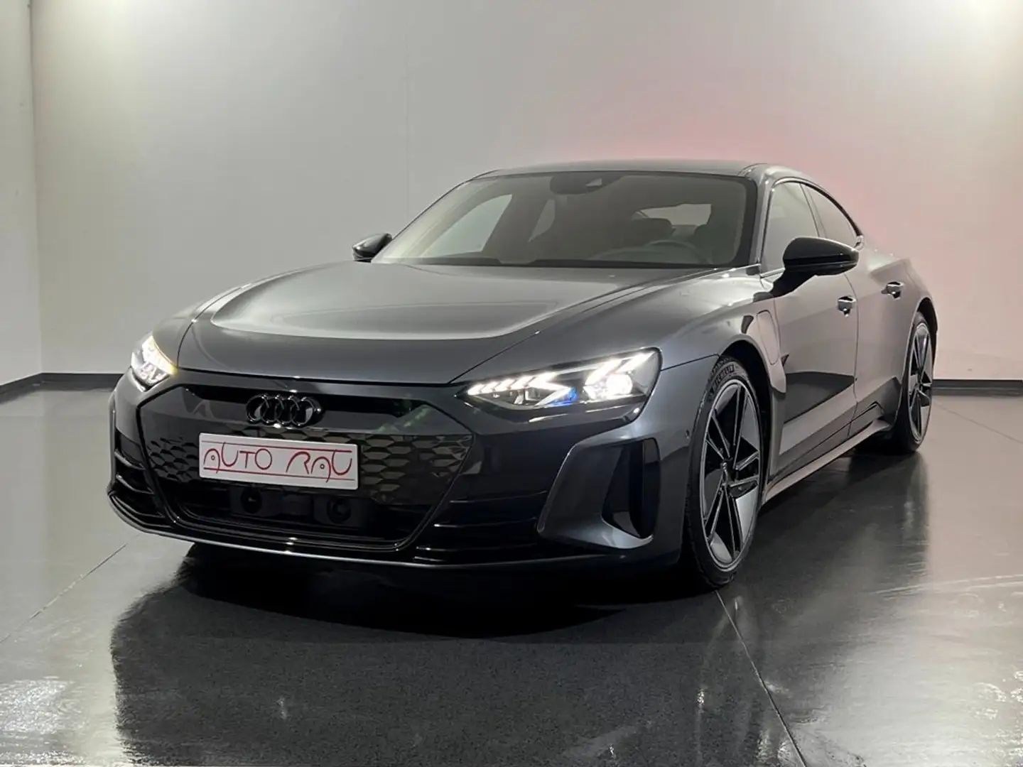 Audi e-tron GT quattro *MATRIX*360CAM*SOUND*B&O*€143.000 NP Šedá - 2