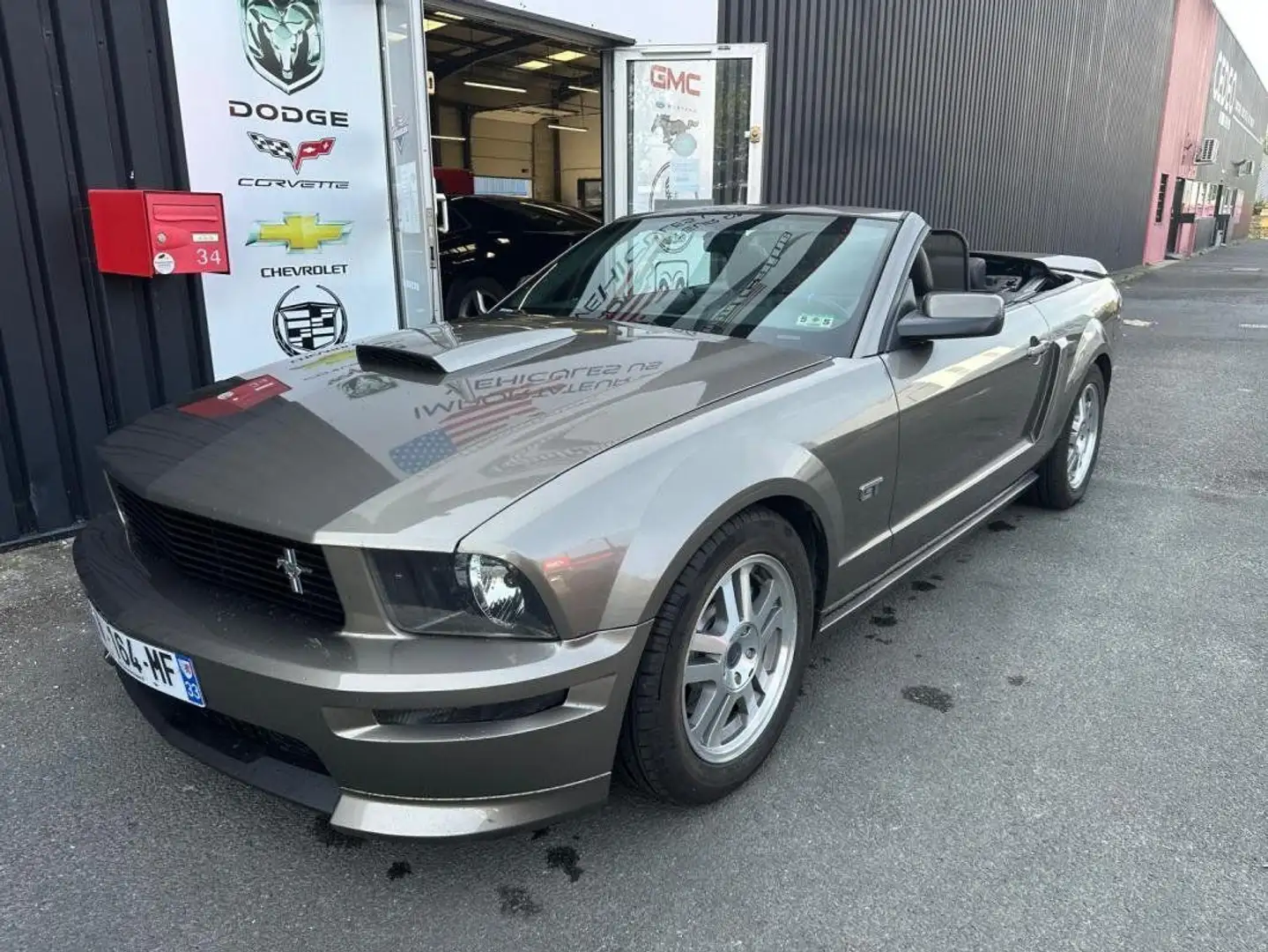 Ford Mustang Convertible V8 GT 4,6L CABRIOLET Bronze - 1