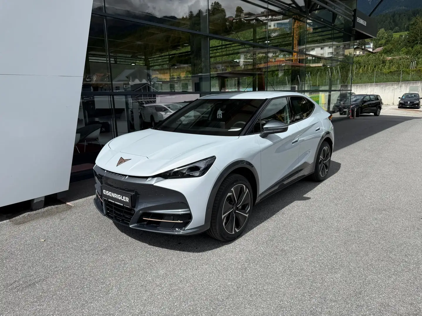 CUPRA Tavascan VZ 4Drive 250kW/340PS Silber - 1