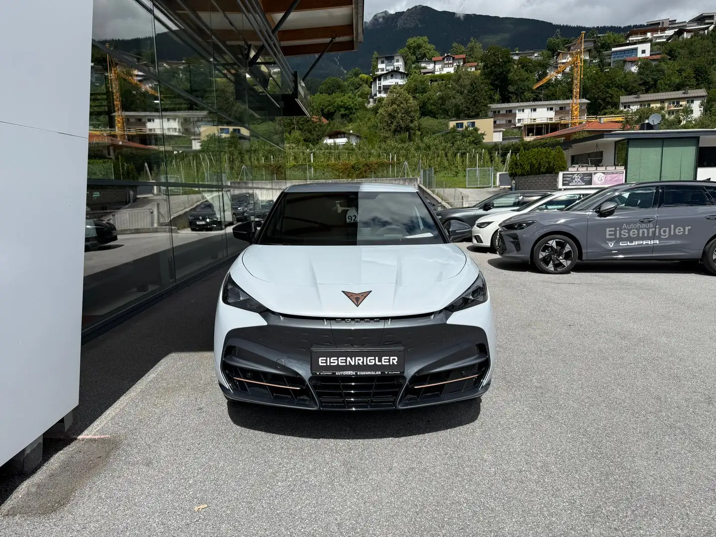 CUPRA Tavascan VZ 4Drive 250kW/340PS Argintiu - 2