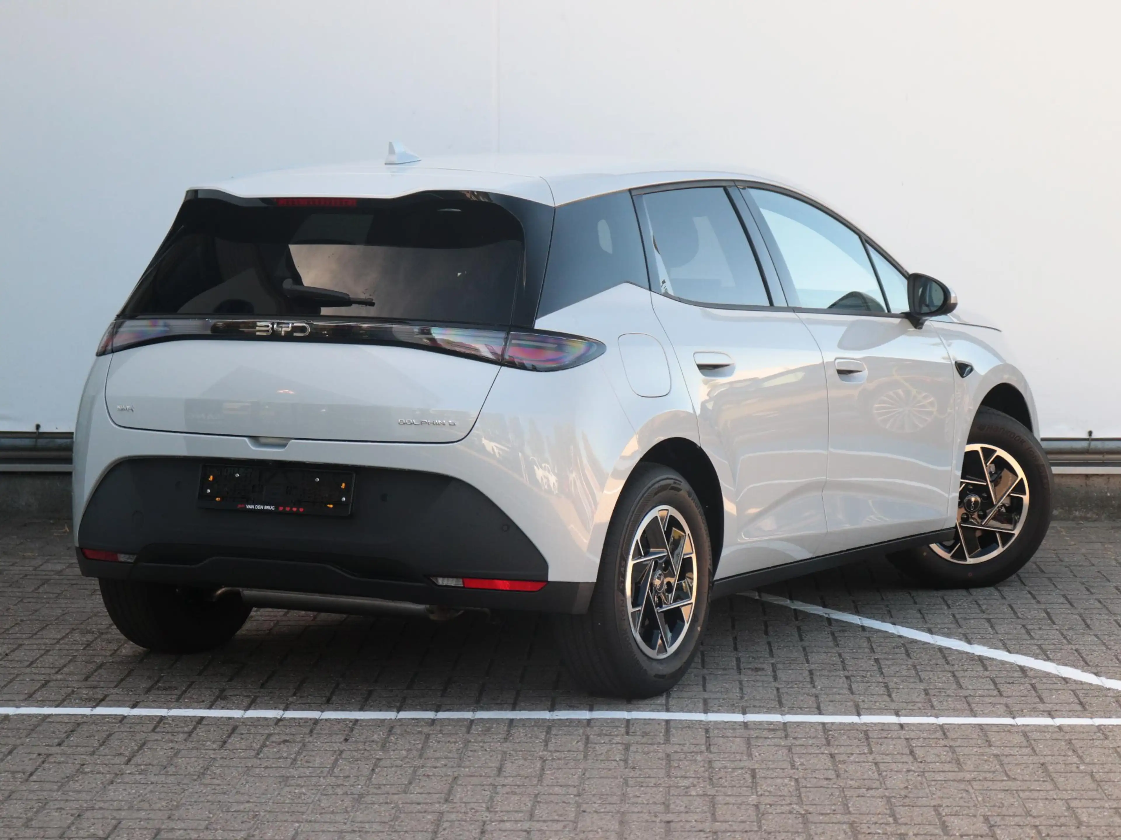 BYD Dolphin G 1.5L DM-i Boost | 105km Elektrisch actieradius | S — photo 4