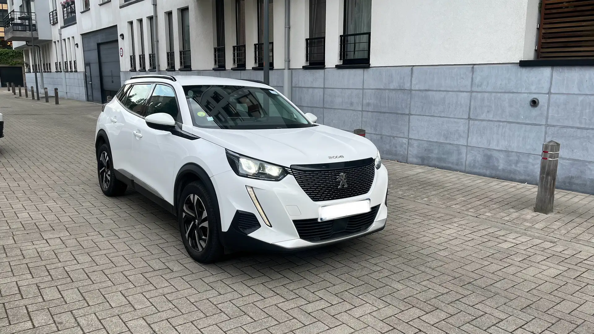 Peugeot 2008 1.5 BlueHDi Allure S&S - 1
