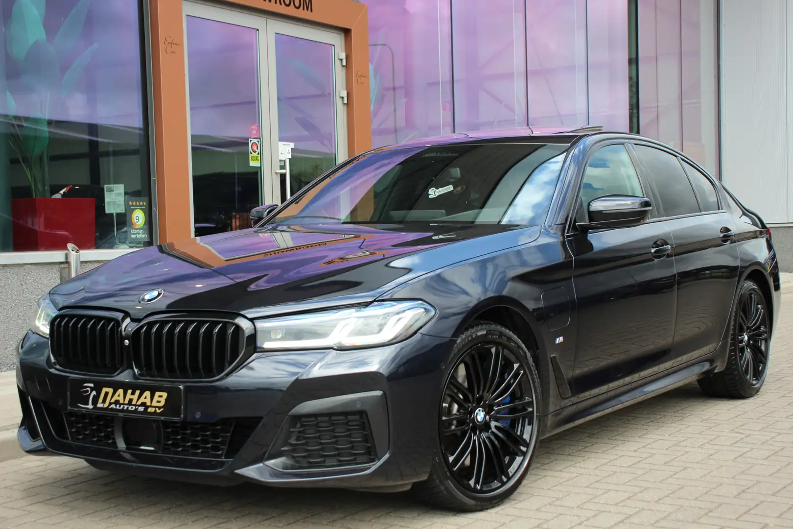 BMW 545 5-serie 545e xDrive M-Sport | Schuifdak | 360 | He Noir - 2