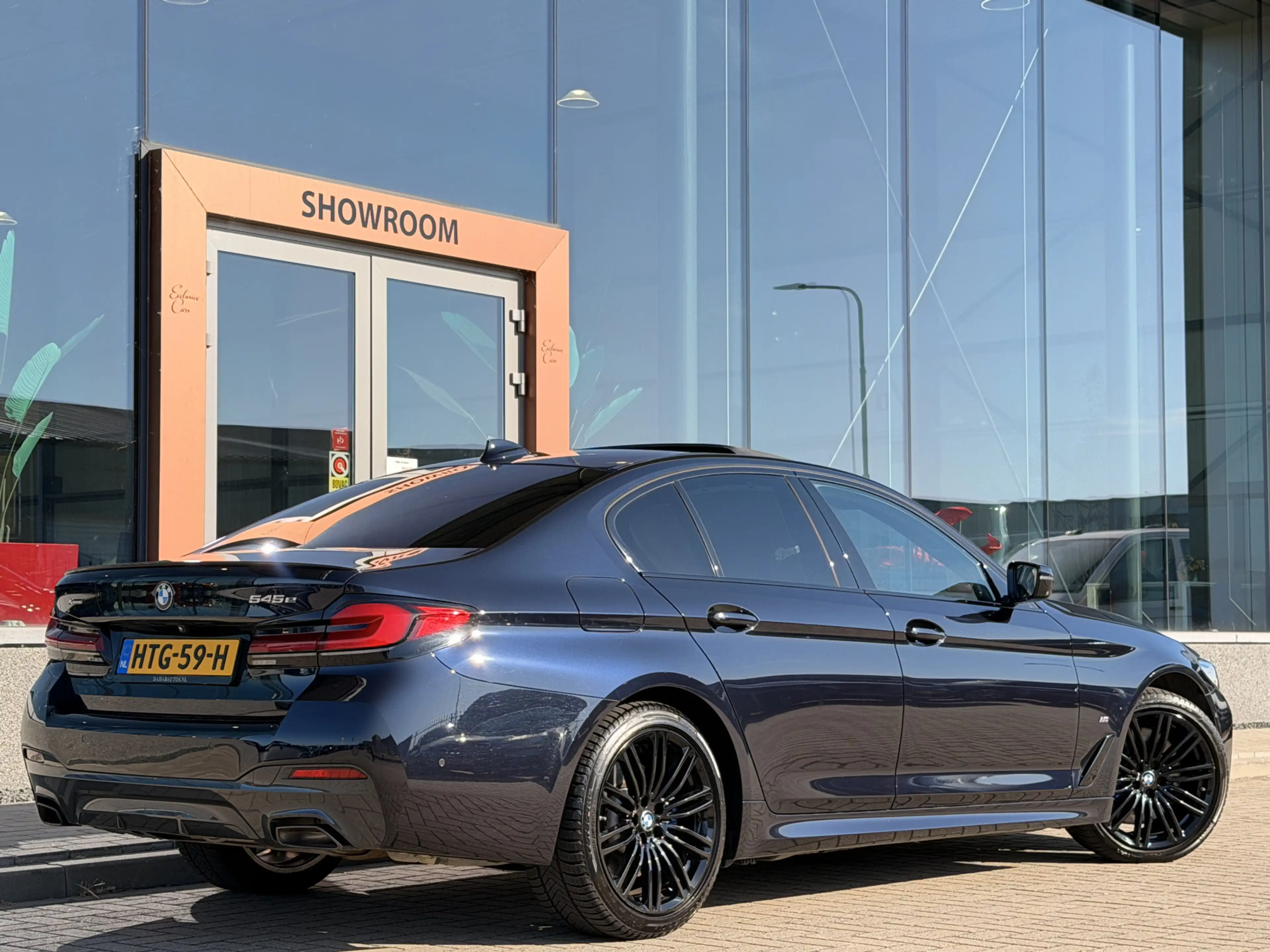 BMW 545 5-serie 545e xDrive M-Sport | Schuifdak | 360 | He — photo 13