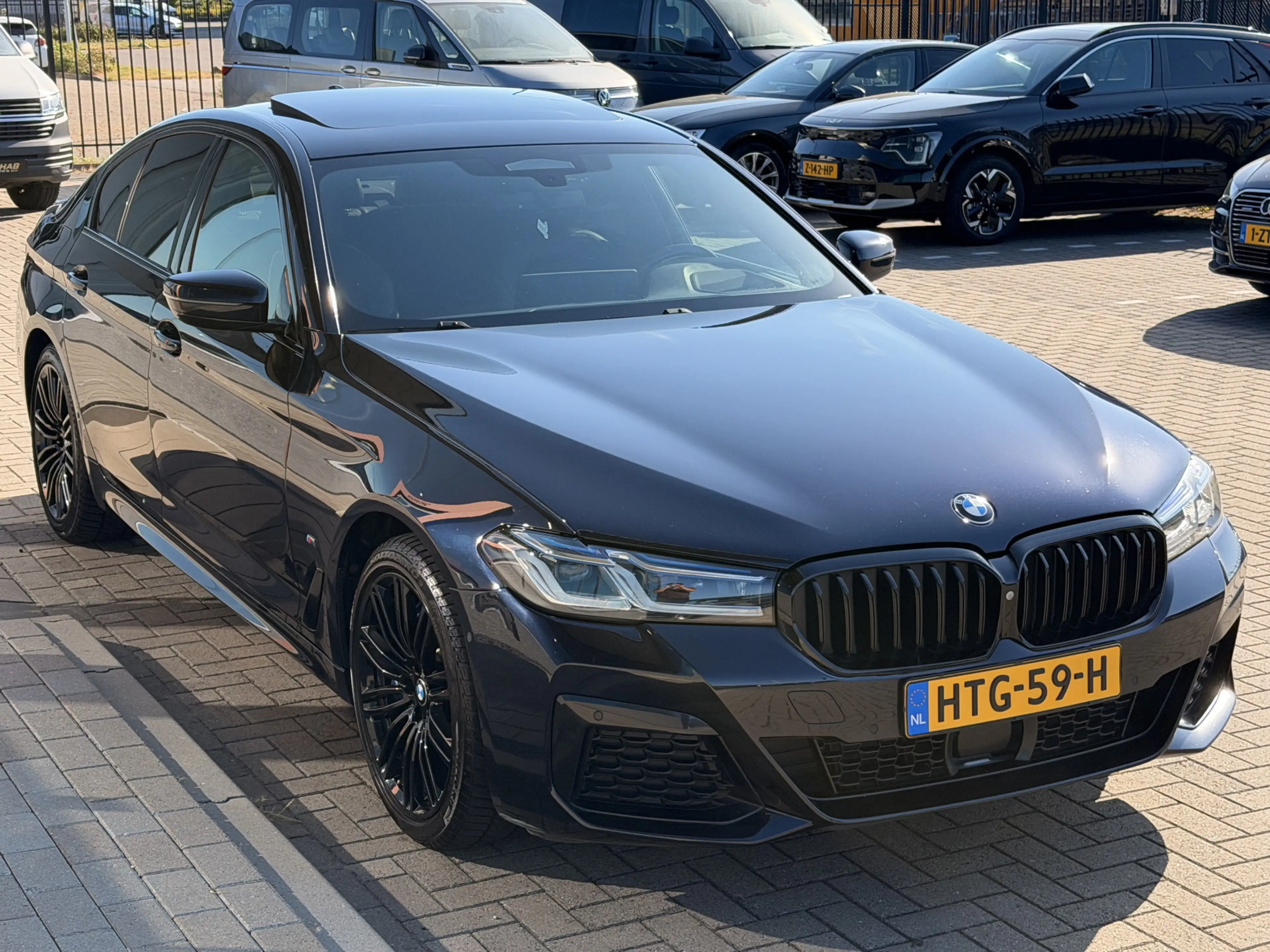 BMW 545 5-serie 545e xDrive M-Sport | Schuifdak | 360 | He — photo 11