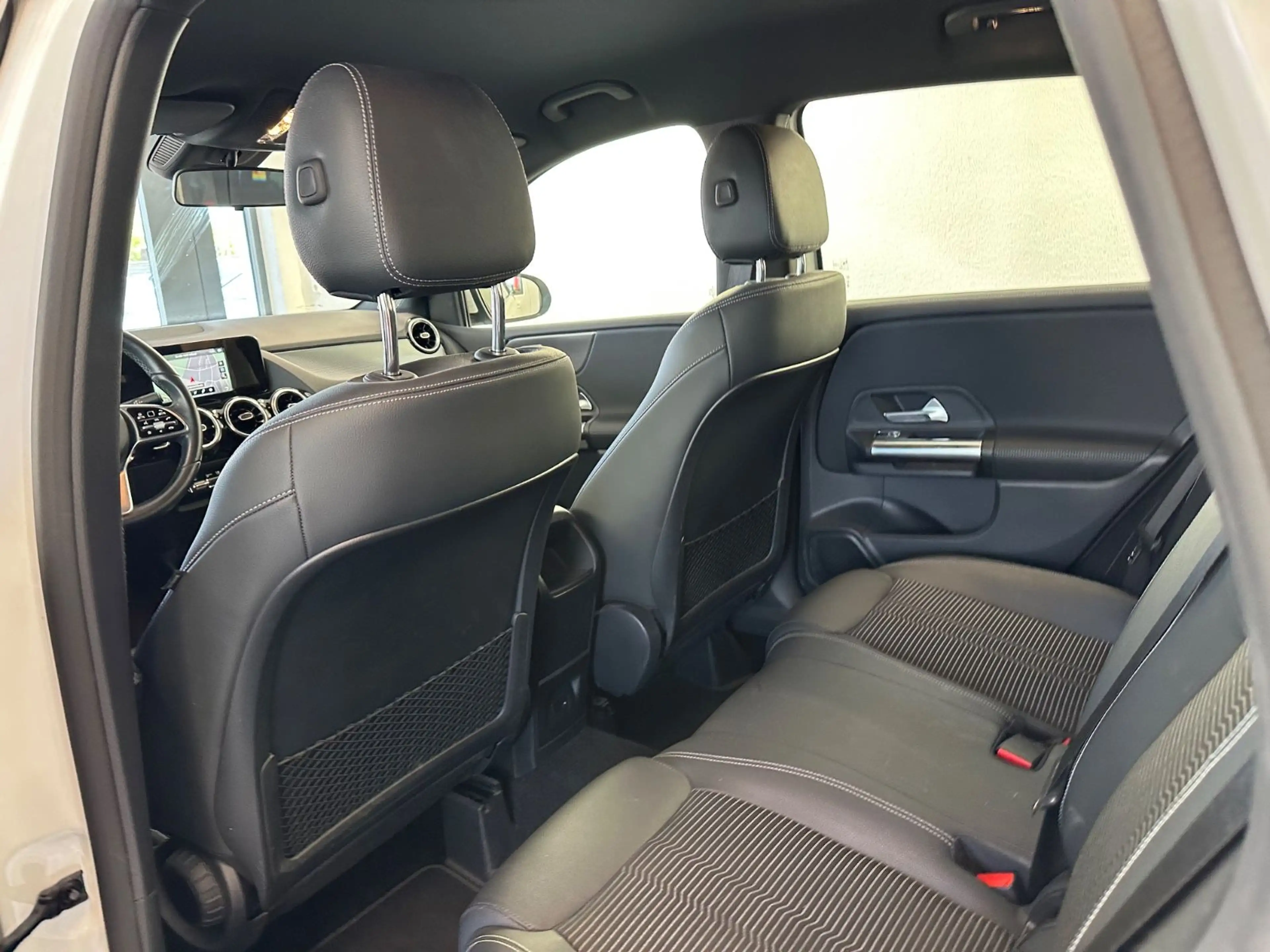 Mercedes-Benz B 250 e Progressive*Navi*Sitzheizung* — photo 12