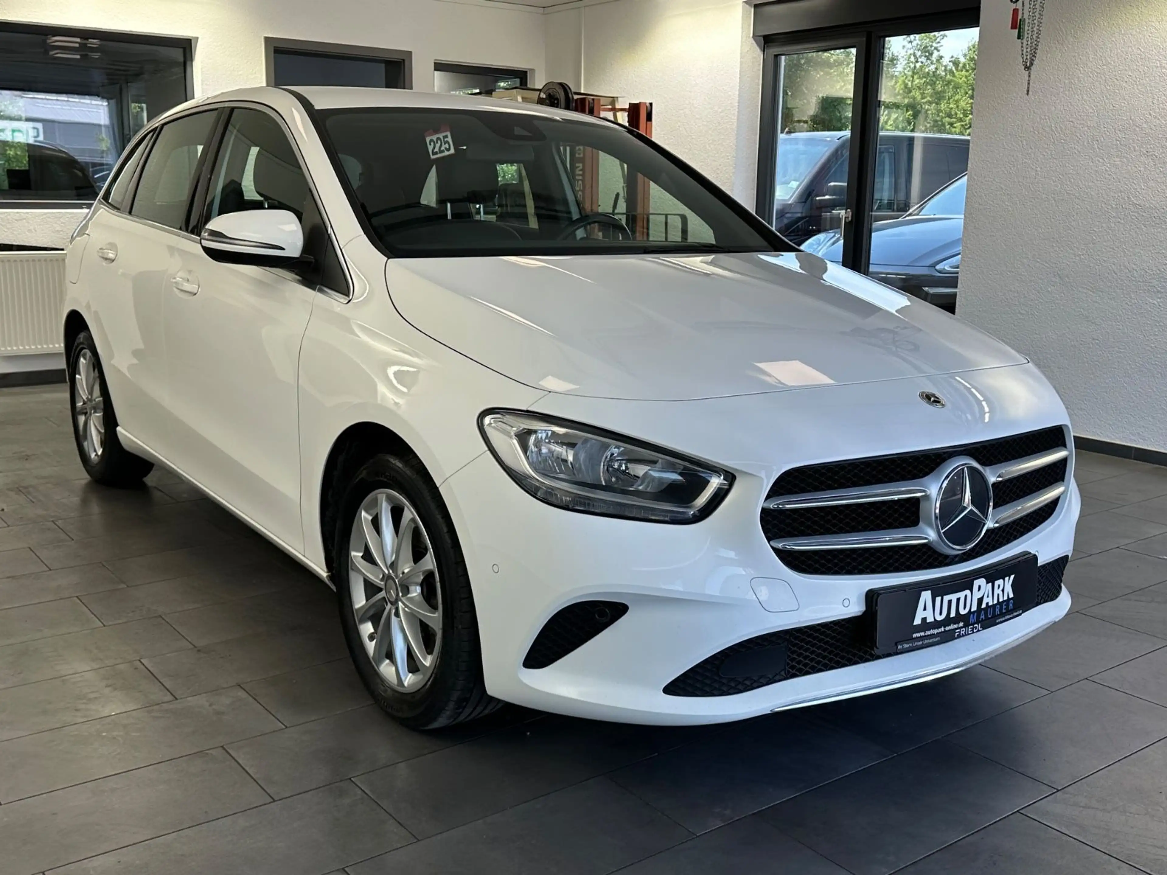 Mercedes-Benz B 250 e Progressive*Navi*Sitzheizung* — photo 5