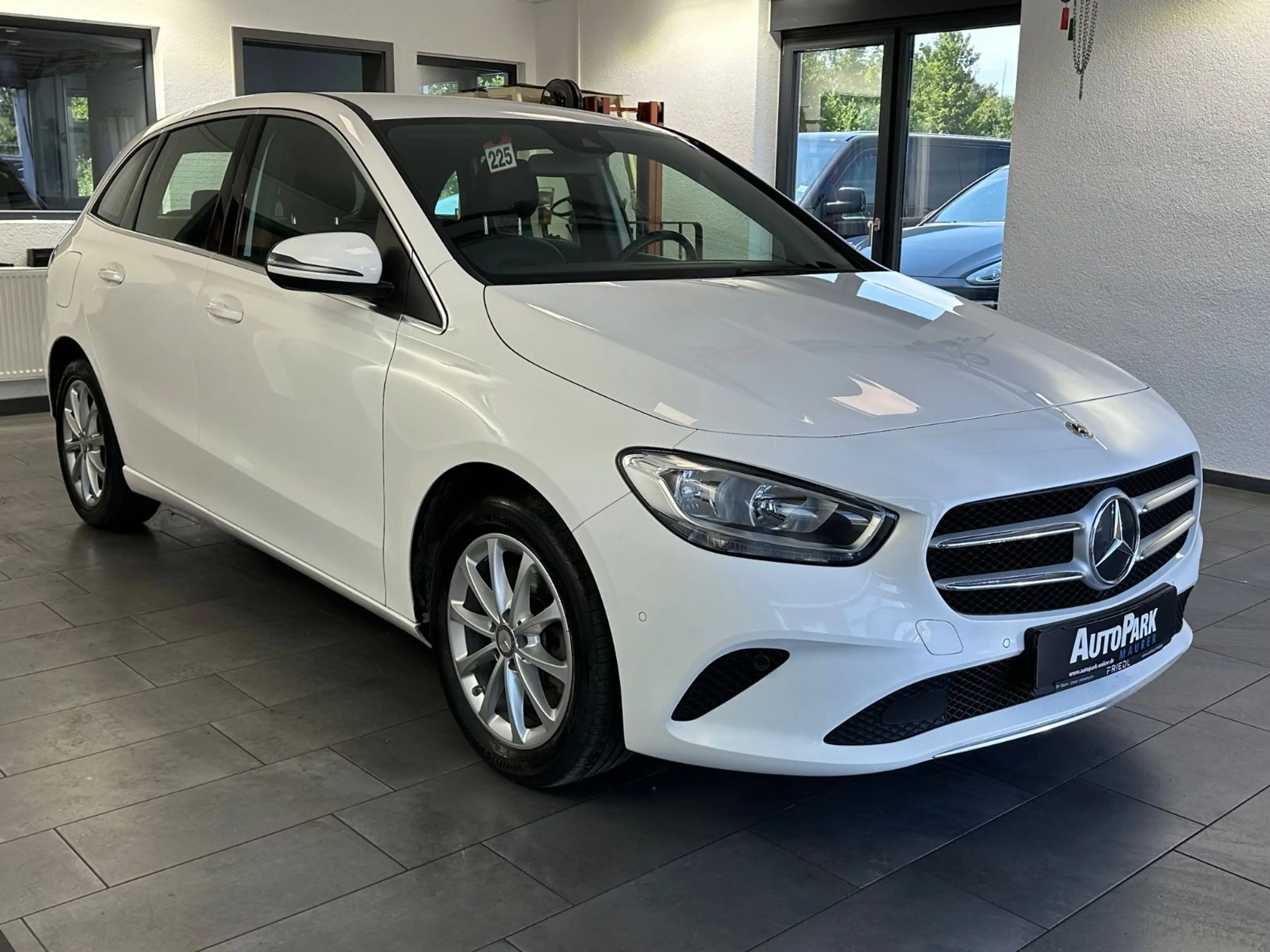 Mercedes-Benz B 250 e Progressive*Navi*Sitzheizung* — photo 4