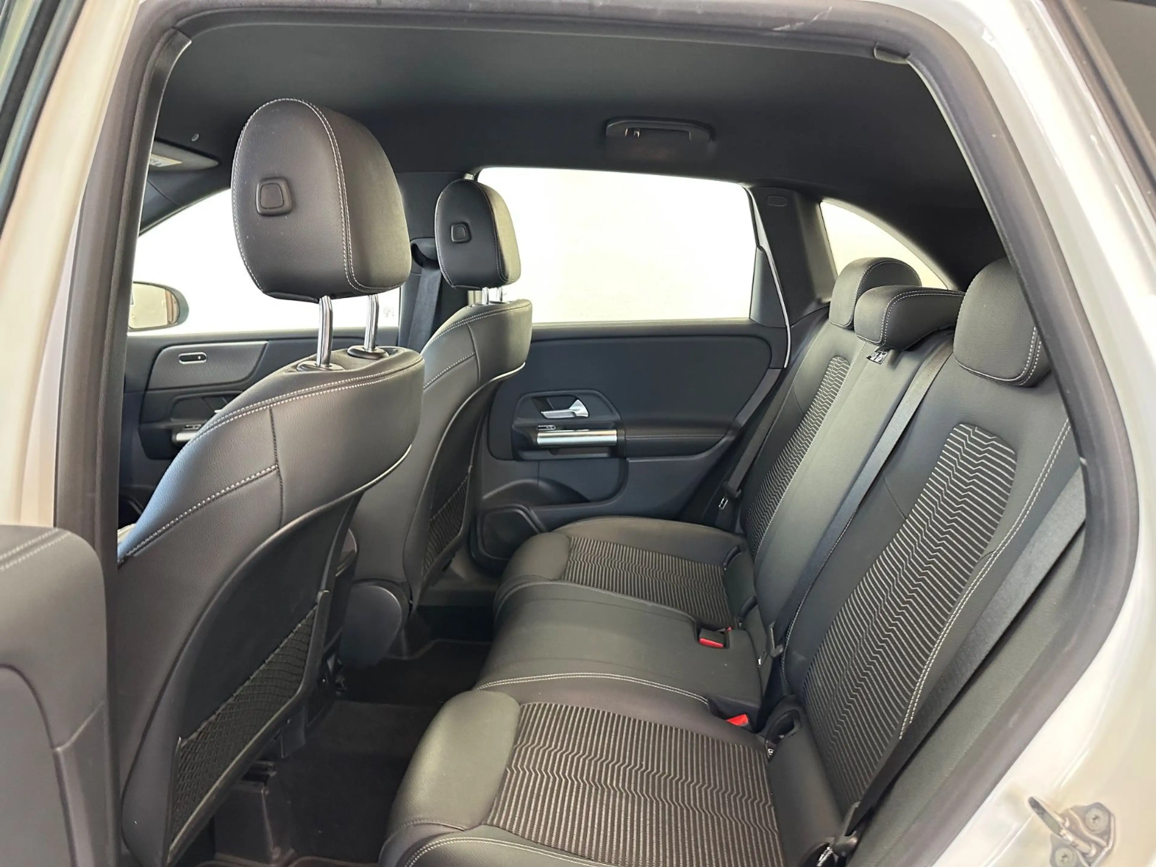 Mercedes-Benz B 250 e Progressive*Navi*Sitzheizung* — photo 13