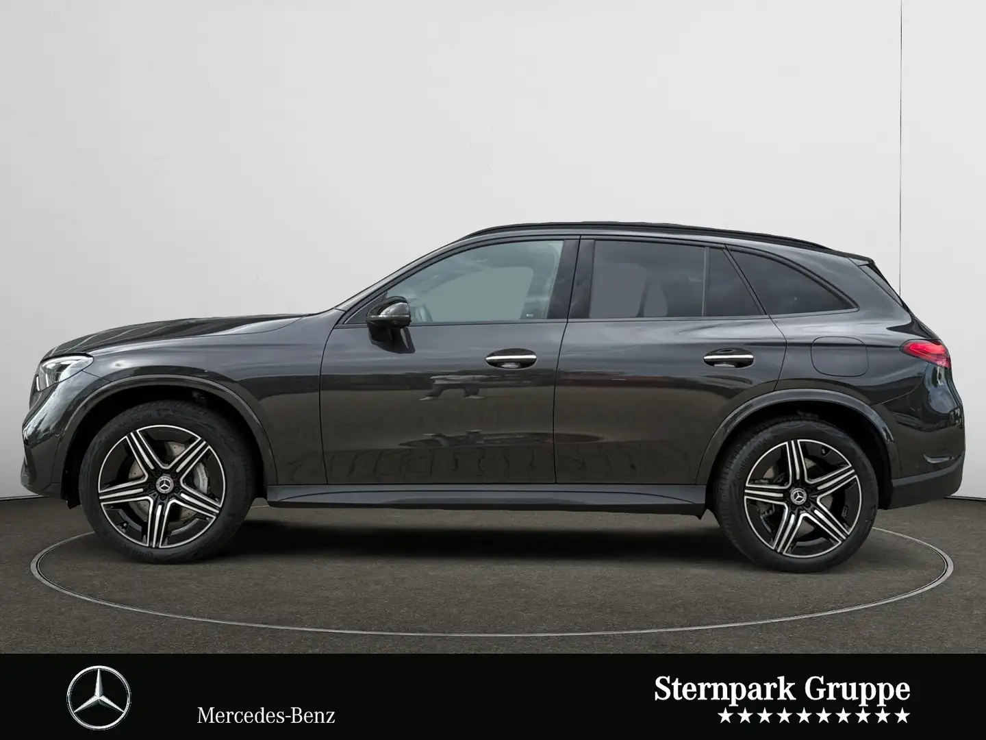 Mercedes-Benz GLC 300 GLC 300 de 4M AMG Premium+ Distro+Pano.+HuD+AHK+ Gris - 2