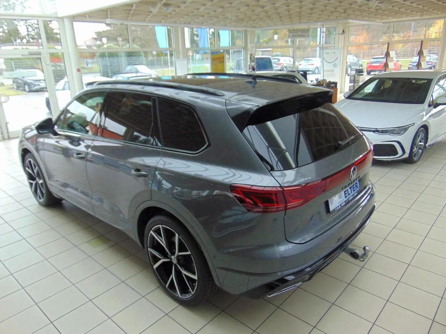 Volkswagen Touareg R-Line BLACK-STYLE/STANDHEIZUNG Gri - 2