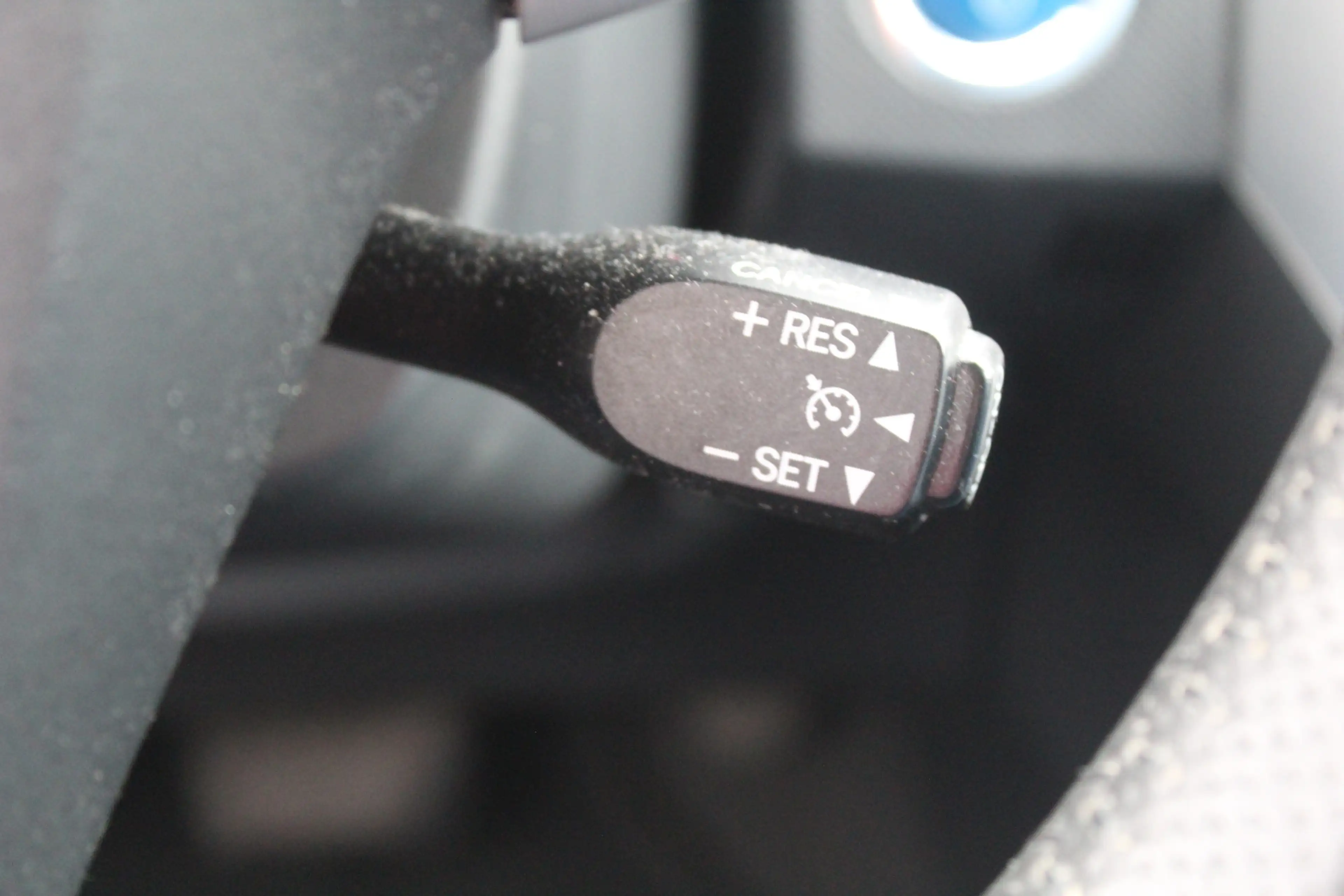 Toyota Auris 1.8 Full Hybrid Dynamic Business l CRUISE CONTROLE — photo 12