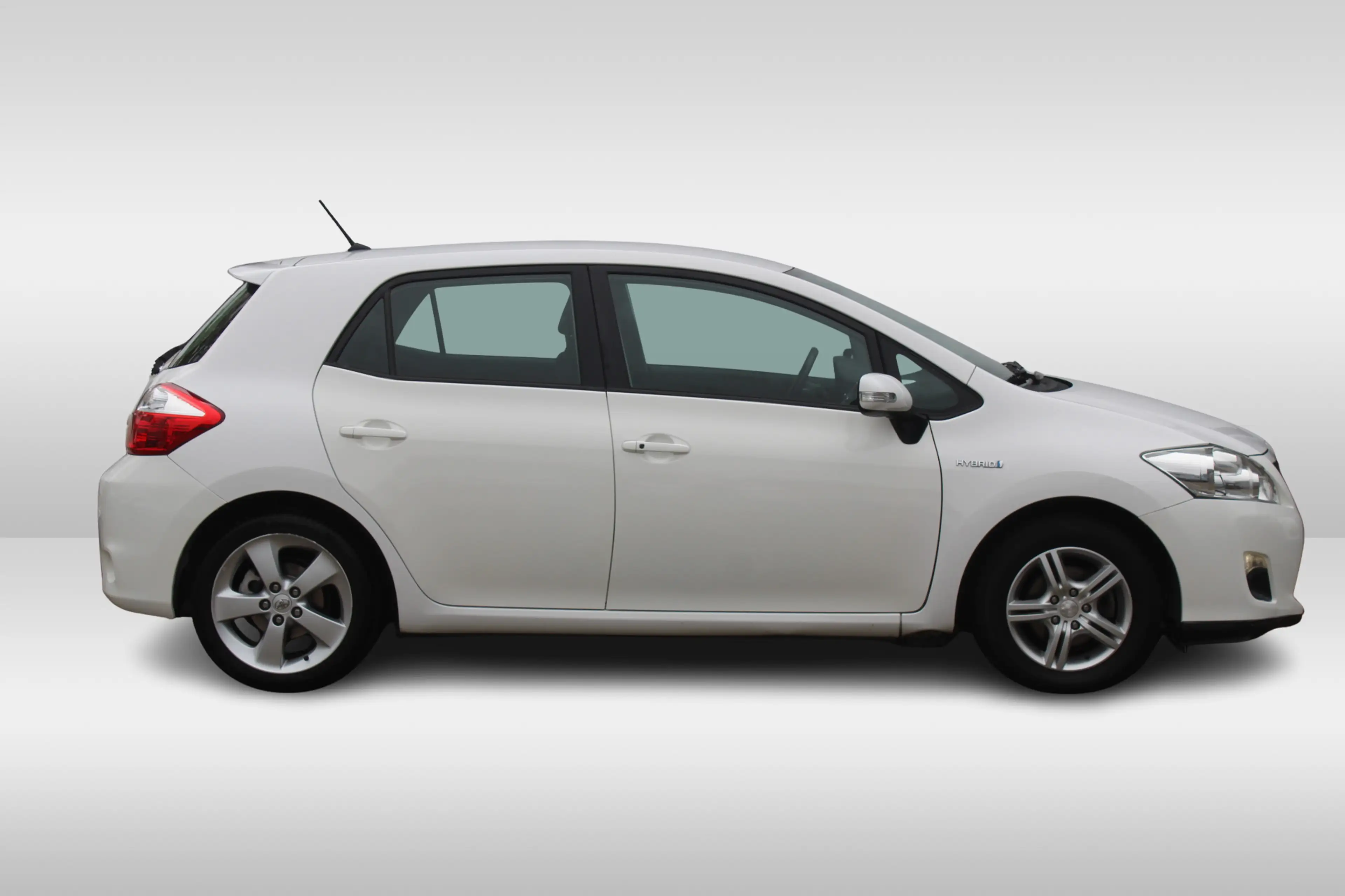 Toyota Auris 1.8 Full Hybrid Dynamic Business l CRUISE CONTROLE — photo 23