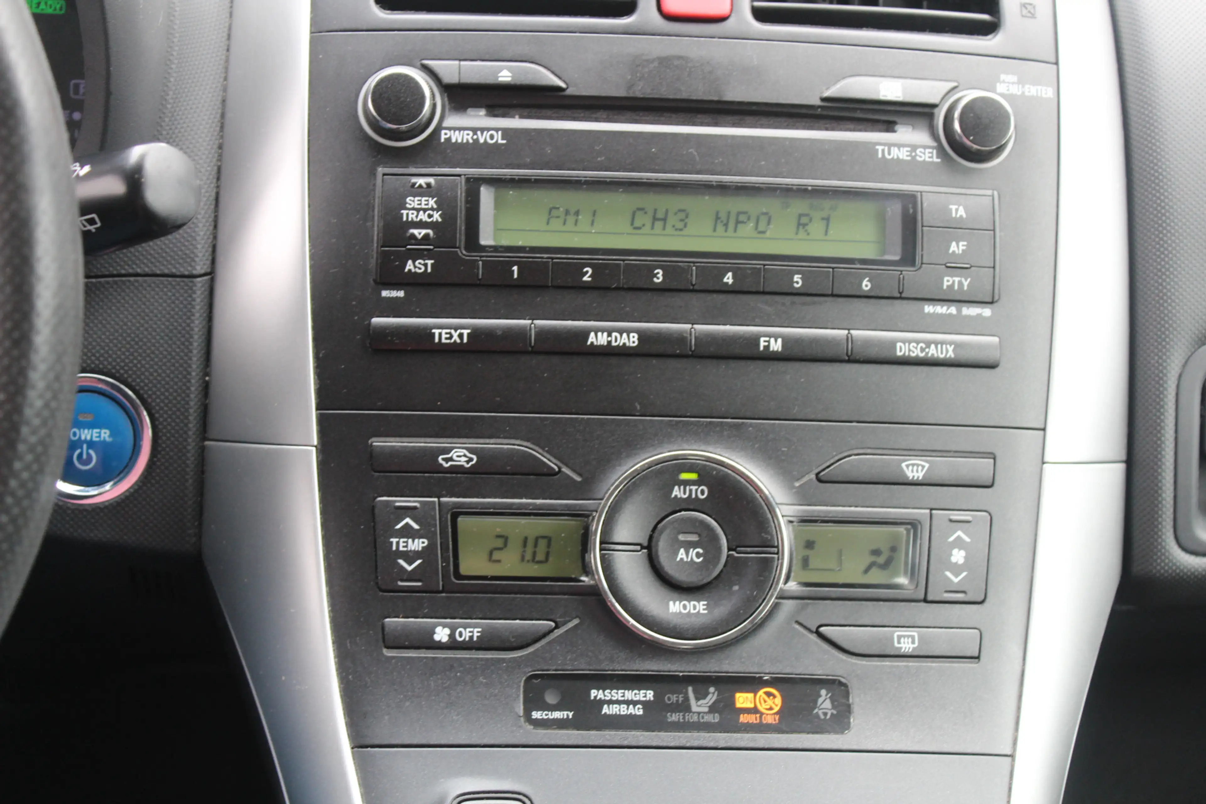 Toyota Auris 1.8 Full Hybrid Dynamic Business l CRUISE CONTROLE — photo 13