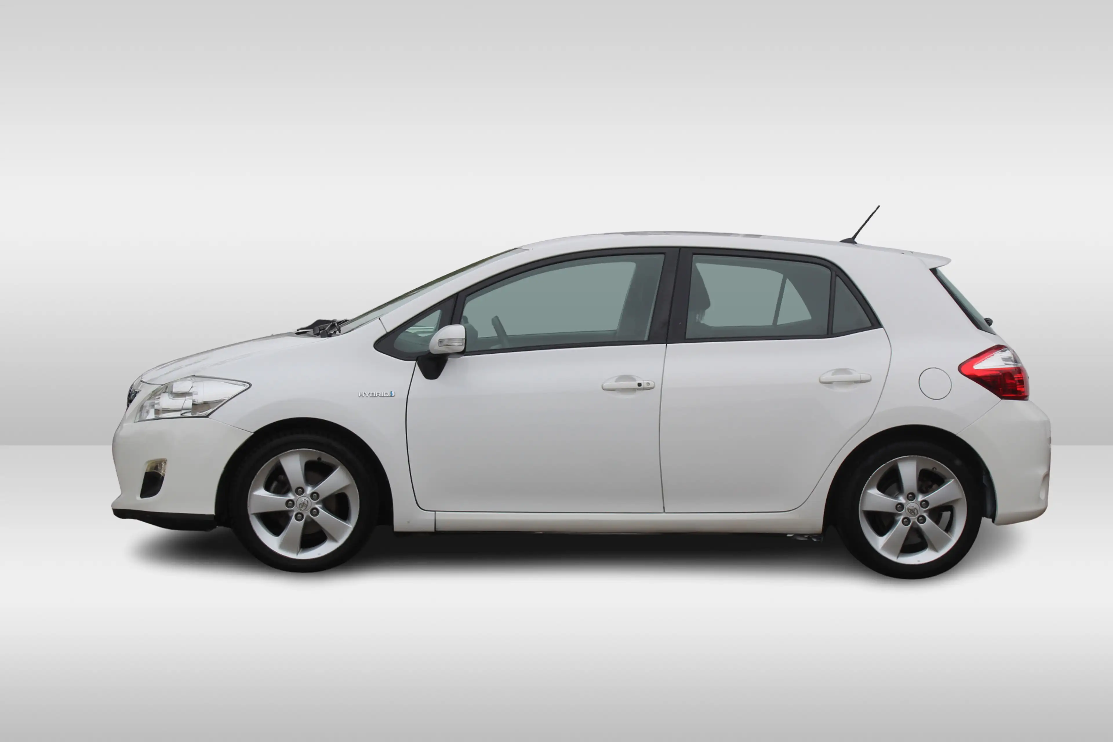 Toyota Auris 1.8 Full Hybrid Dynamic Business l CRUISE CONTROLE — photo 22