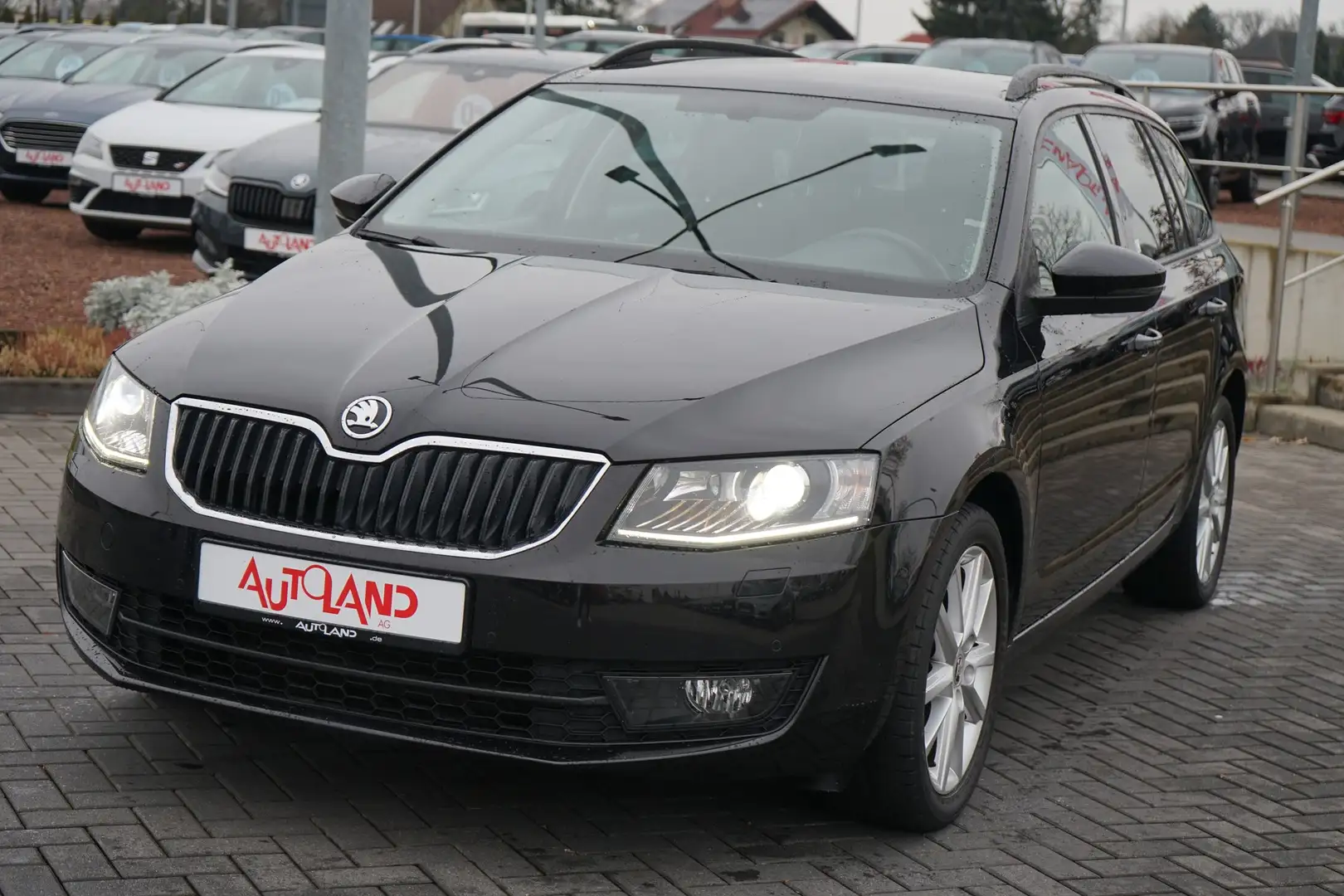 Skoda Octavia Combi 1.4 TSI Style Bi-Xenon Sitzheizung Schwarz - 2