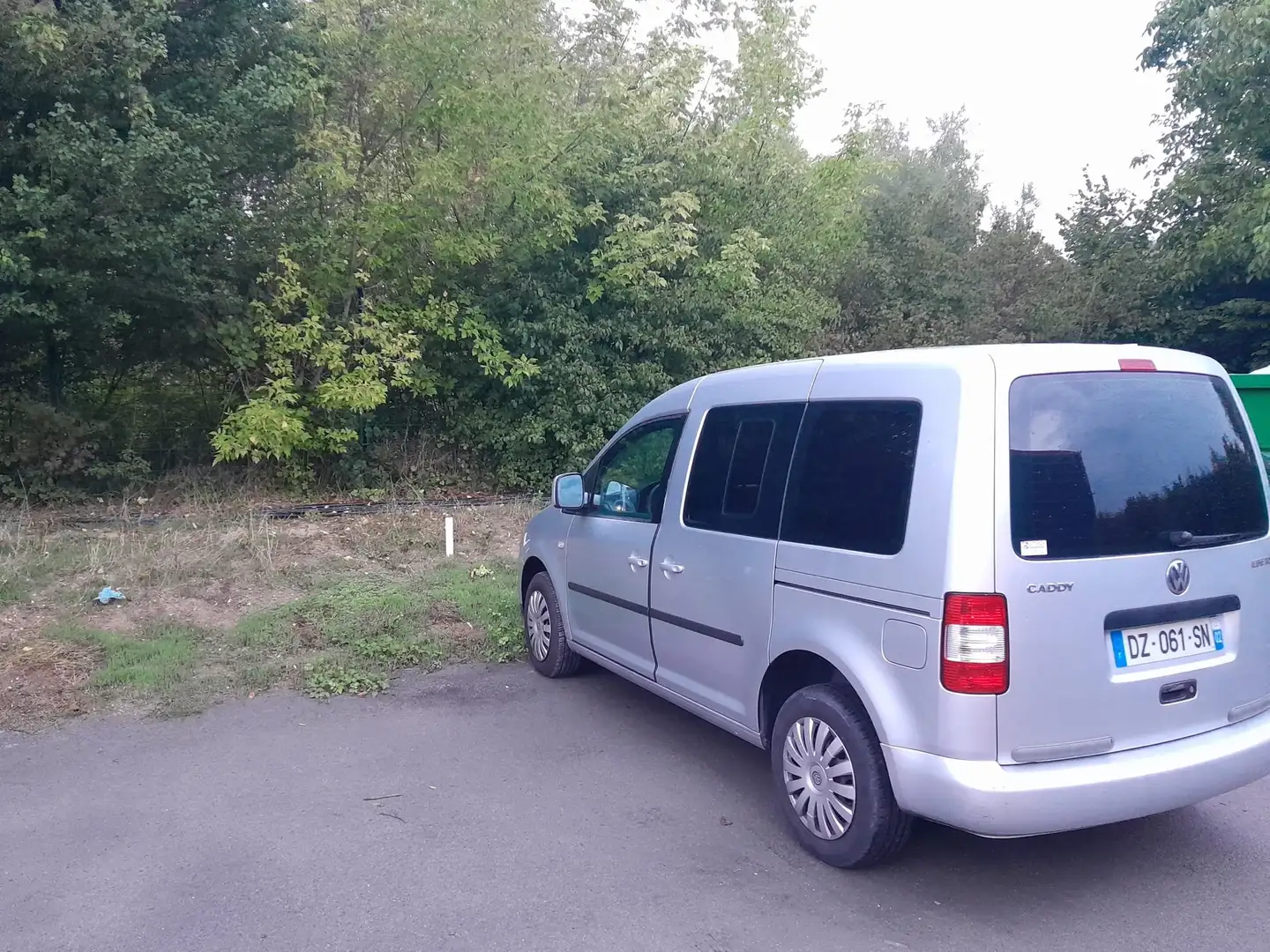 Volkswagen Caddy Life 1.9 TDI 75 7pl Gris - 2