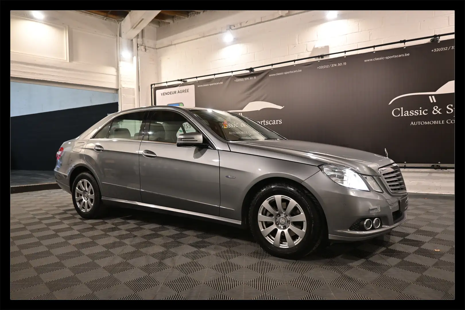 Mercedes-Benz E 220 CDI ELEGANCE / 1st OWNER / FULL SERVICE BOOK ! Grijs - 1
