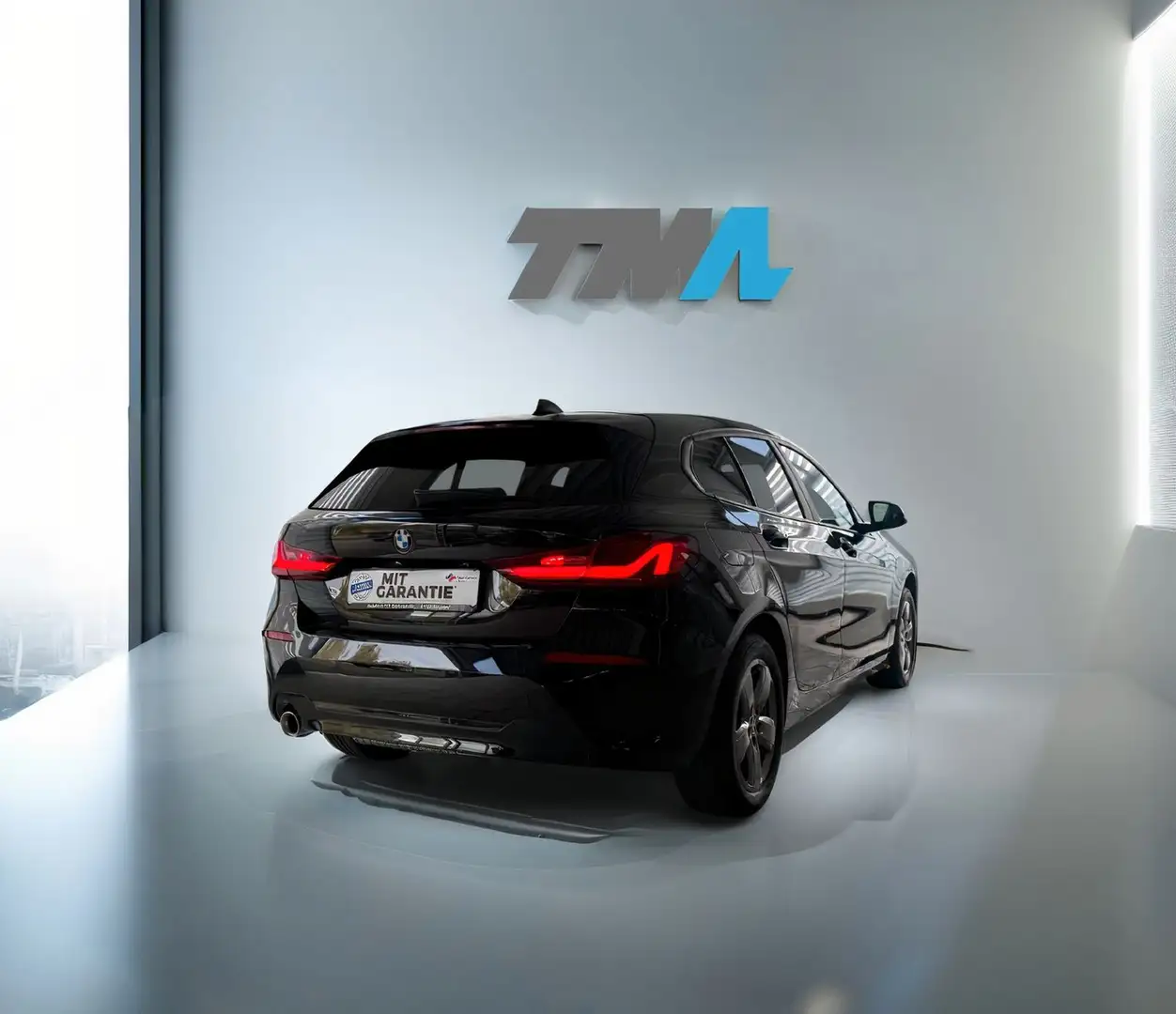 BMW 118 i Aut. Metallic Hi-Fi Unfallfrei Negro - 2
