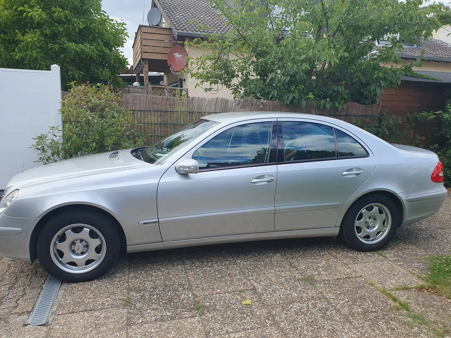 Mercedes-Benz E 200 E-Klasse CDI Sequentronic Classic - 2