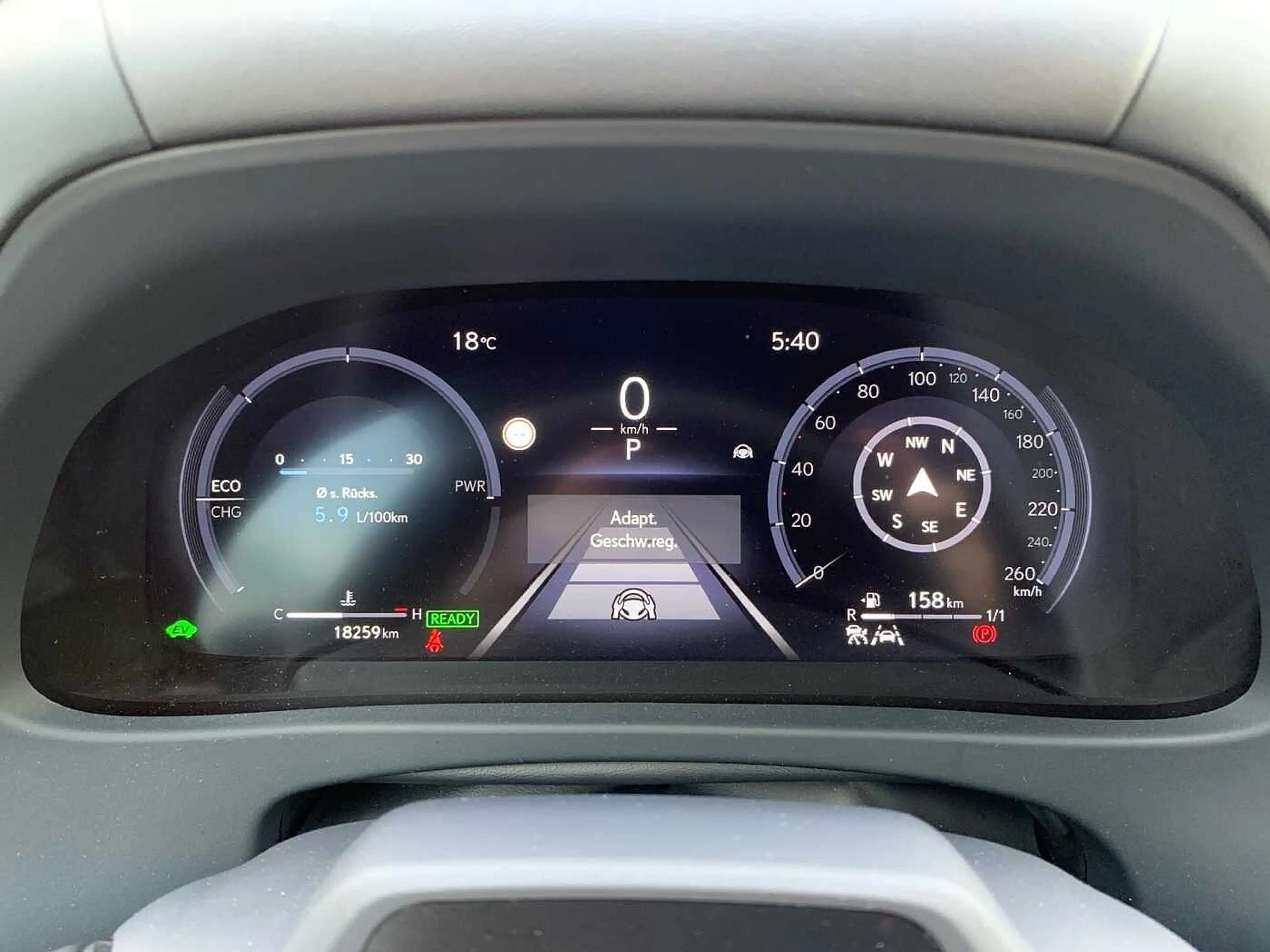 Lexus UX 300h F Sport Design WKR ORIGINAL LEXUS — photo 11