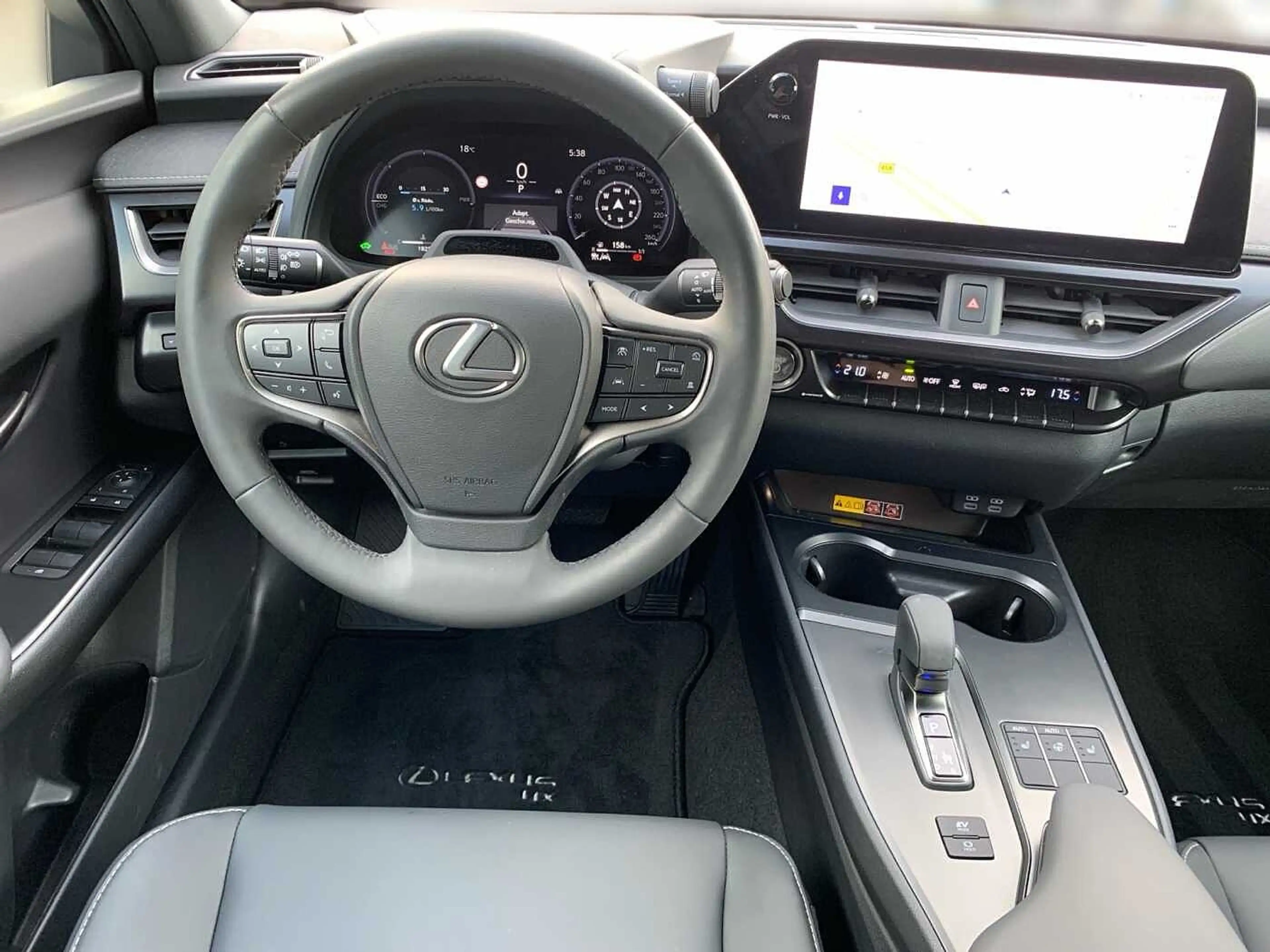 Lexus UX 300h F Sport Design WKR ORIGINAL LEXUS — photo 9
