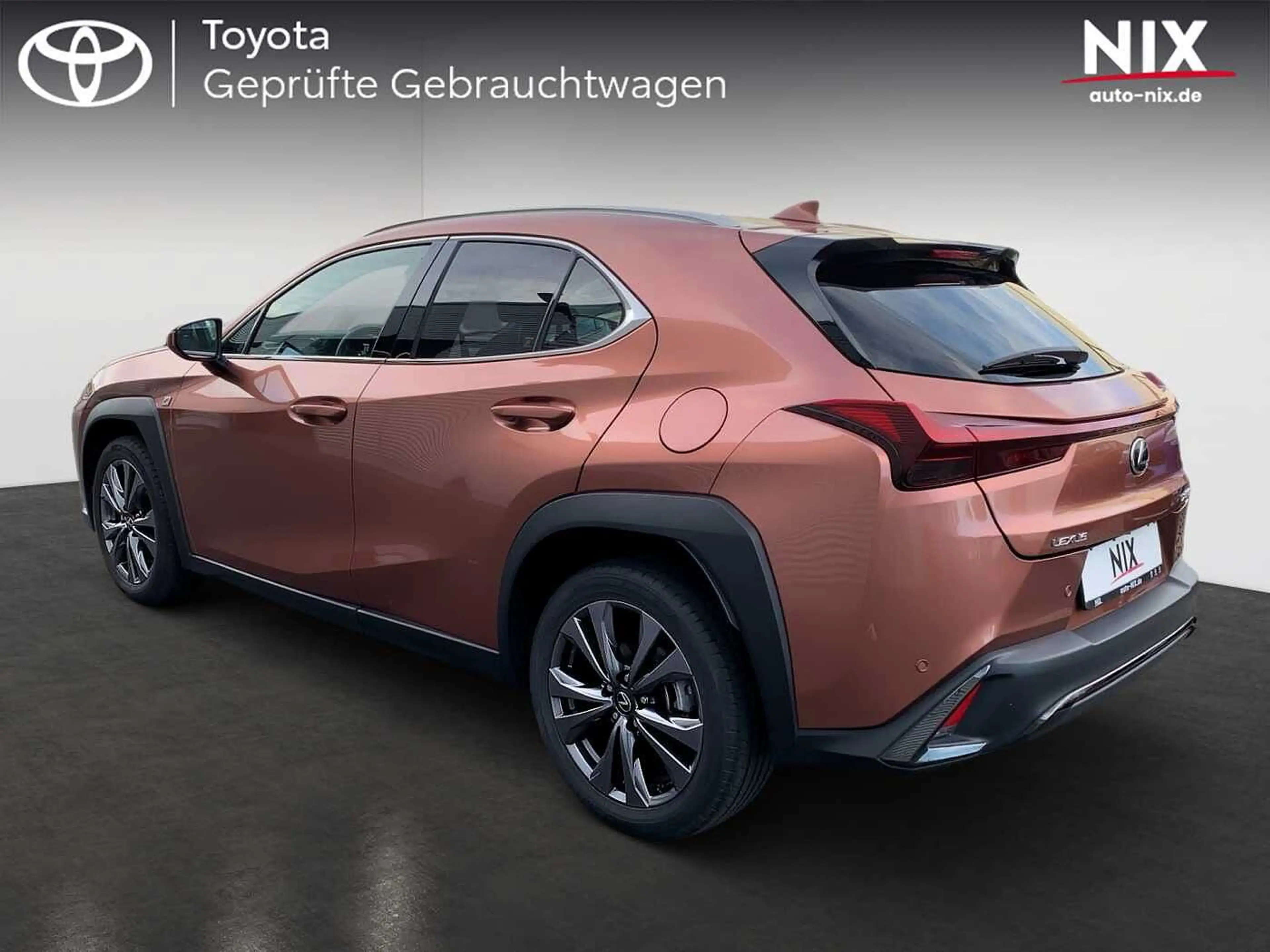 Lexus UX 300h F Sport Design WKR ORIGINAL LEXUS — photo 2