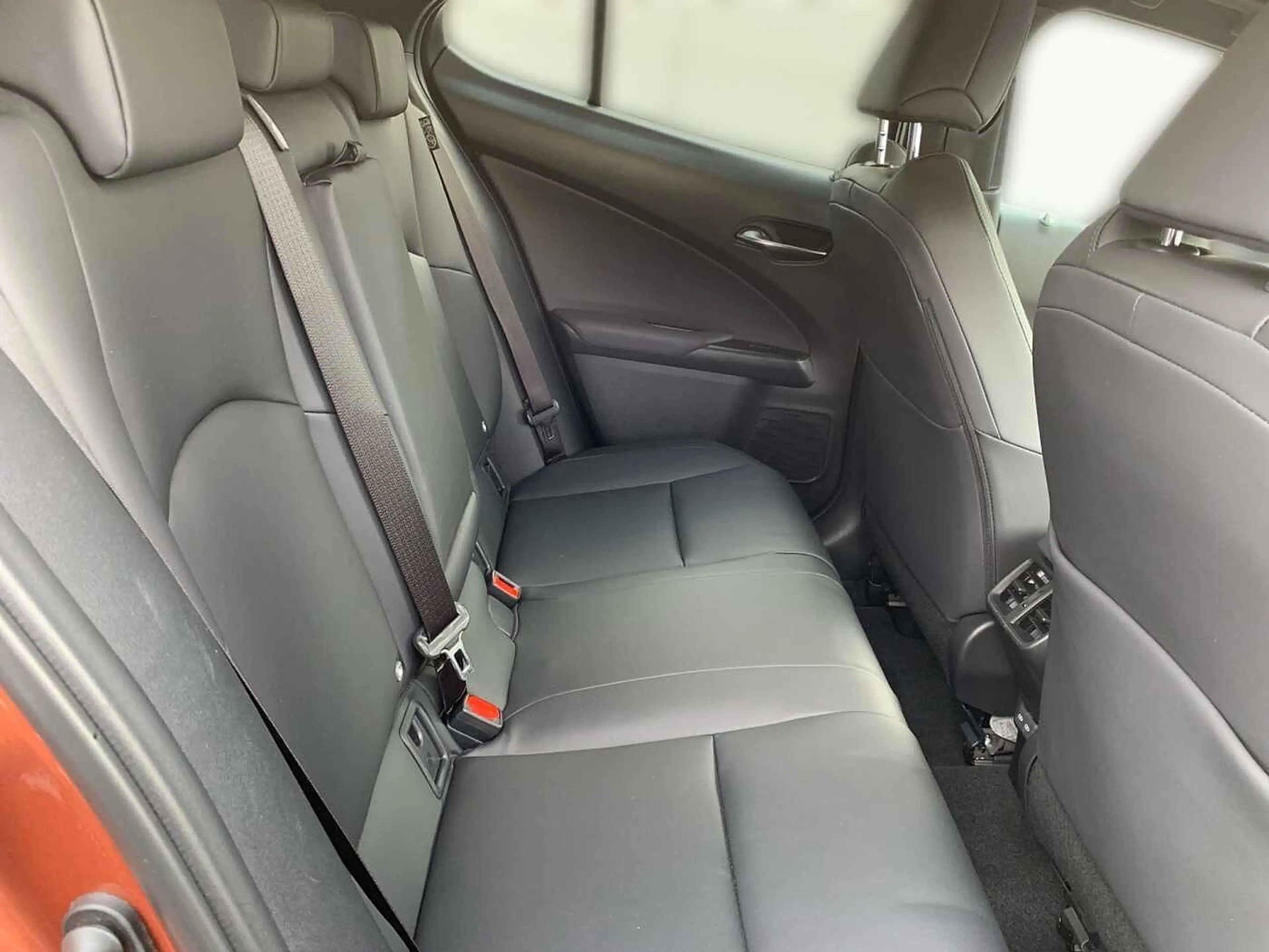 Lexus UX 300h F Sport Design WKR ORIGINAL LEXUS — photo 7