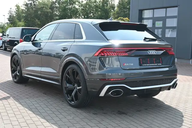 Audi RSQ8 view 3