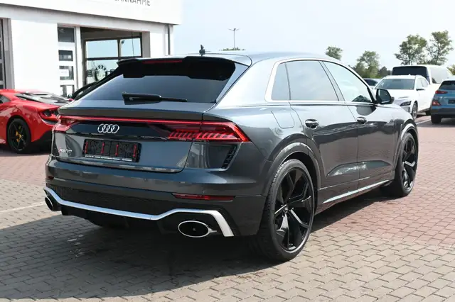 Audi RSQ8 view 5