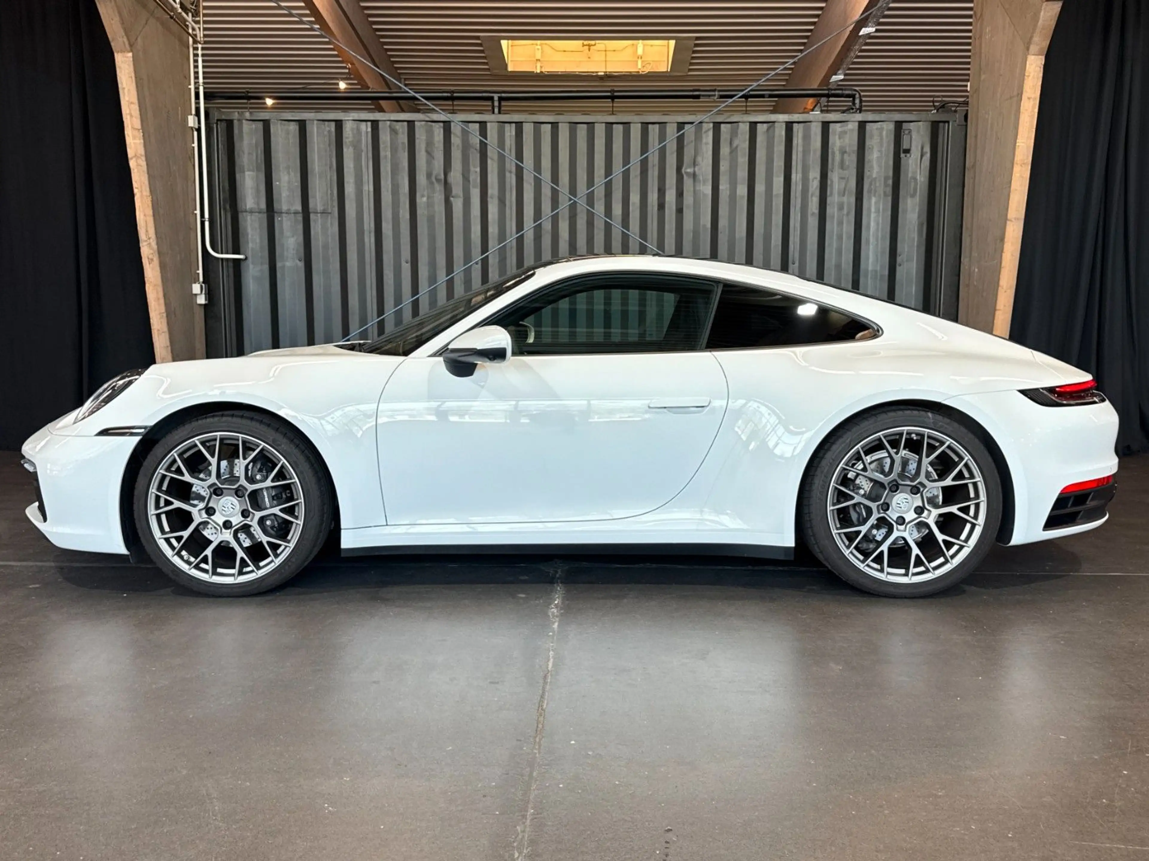 Porsche 992 911 Carrera (Approved|Sportabgasanlage|CarPlay) — photo 3
