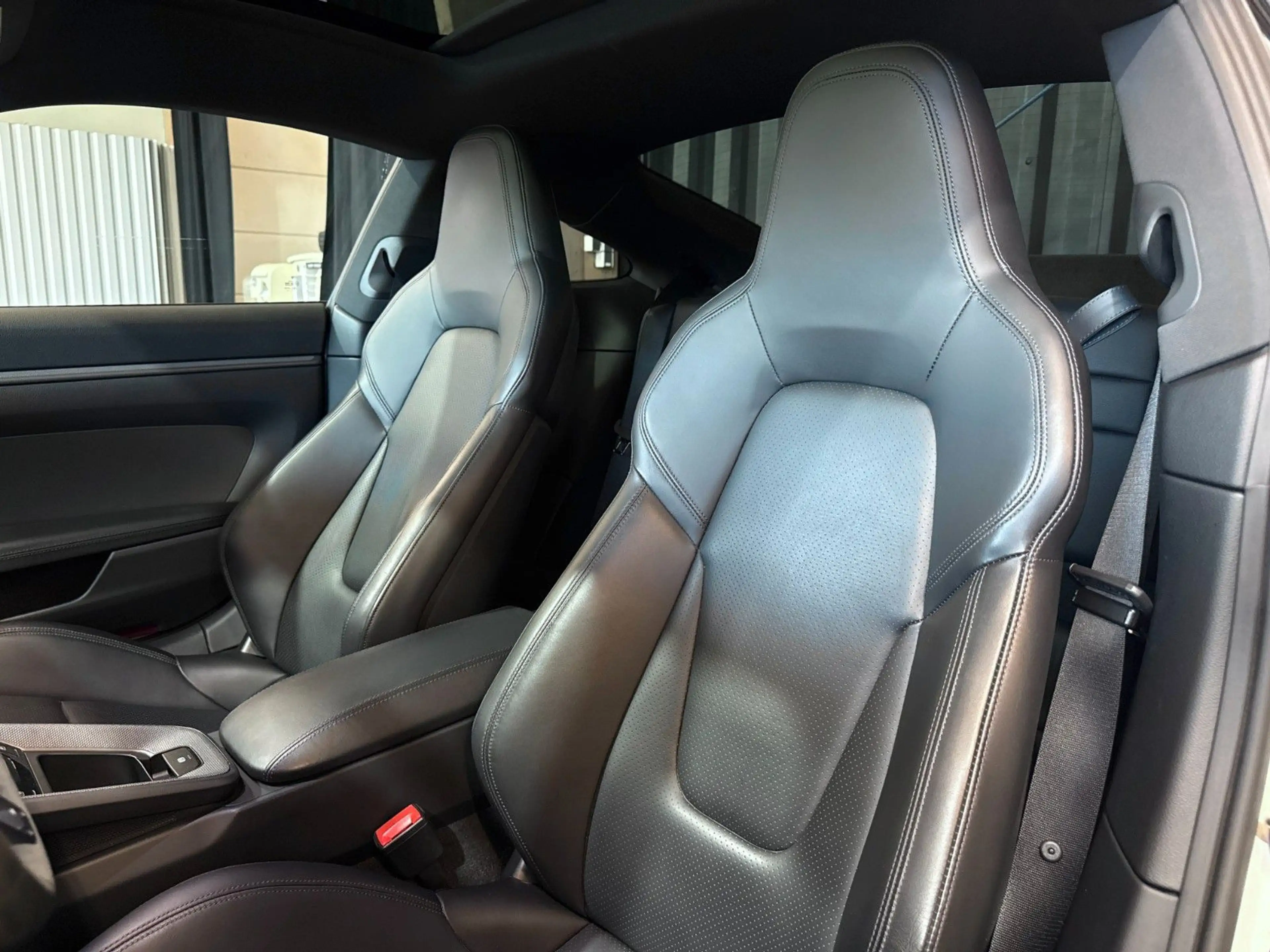 Porsche 992 911 Carrera (Approved|Sportabgasanlage|CarPlay) — photo 9