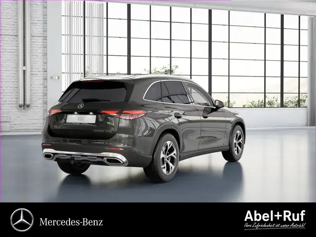 Mercedes-Benz GLC view 4