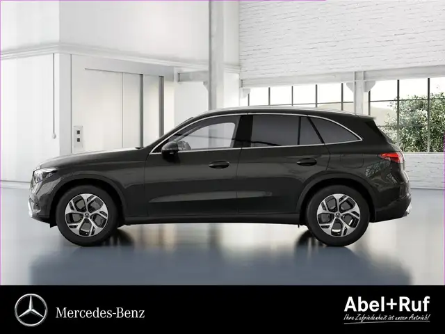 Mercedes-Benz GLC view 3