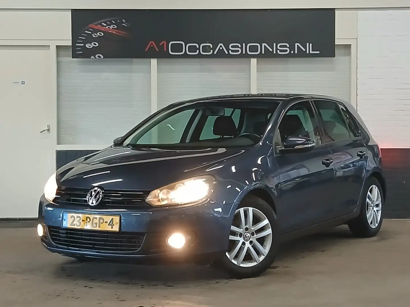 Volkswagen Golf 1.2 TSI Trendline BlueMotion Blauw - 2
