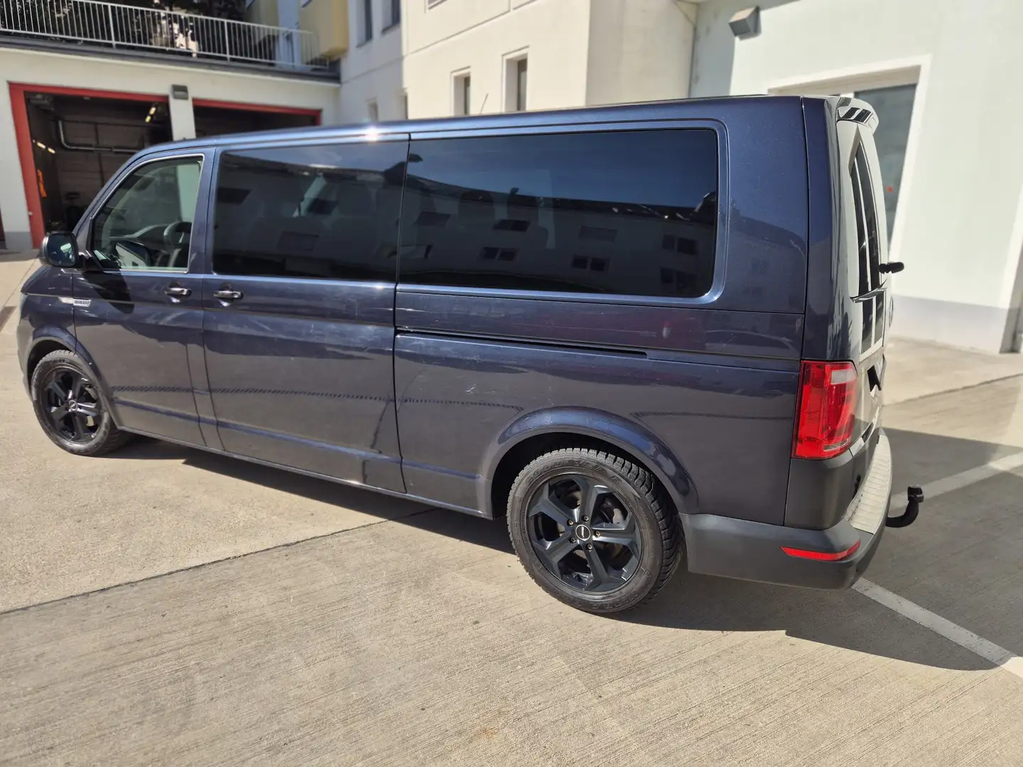 Volkswagen T6 Kombi LR 2,0 TDI BMT - 2