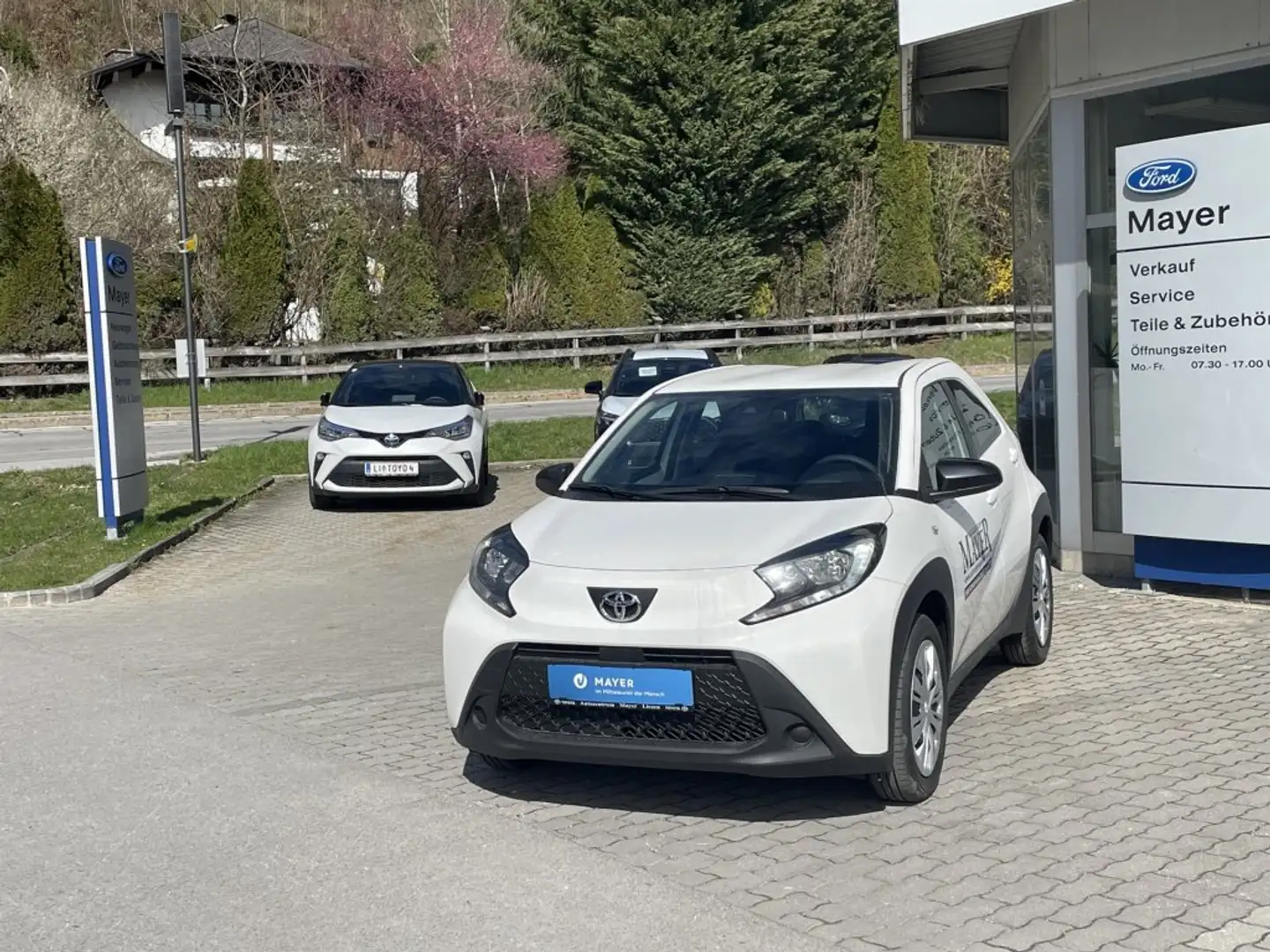 Toyota Aygo X 1,0 VVT-i Play Bílá - 2