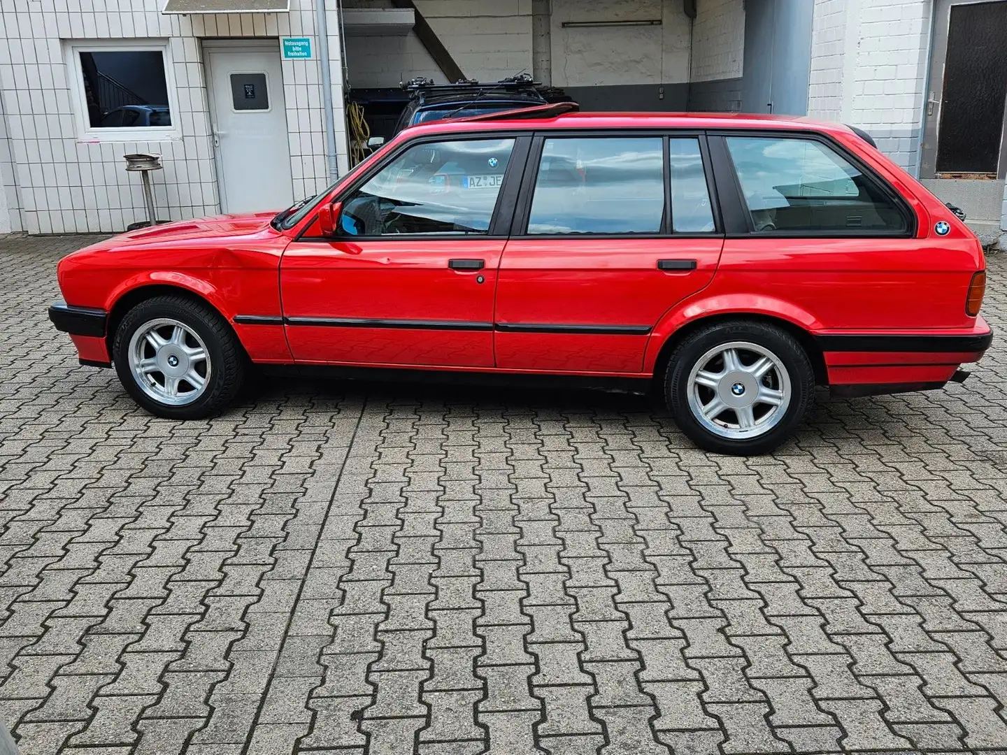 BMW 318 i touring Servo/Klima/Automatik/Schiebedach crvena - 2