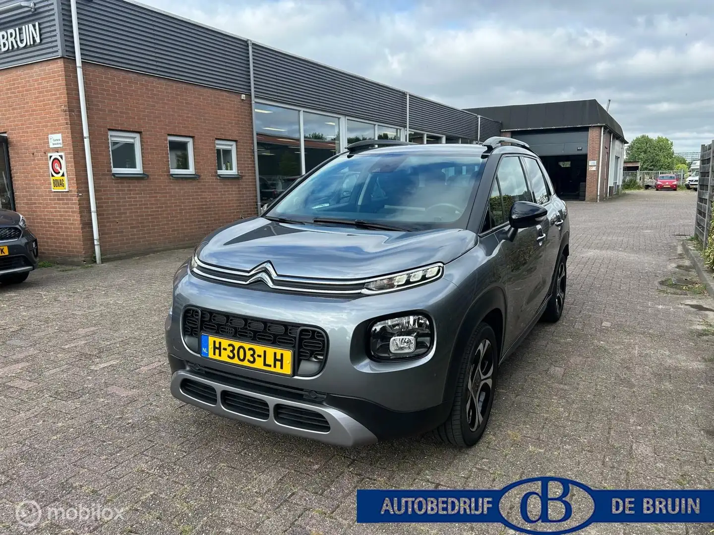 Citroen C3 Aircross 1.2 PureTech S&S Shine Navigatie Gris - 2
