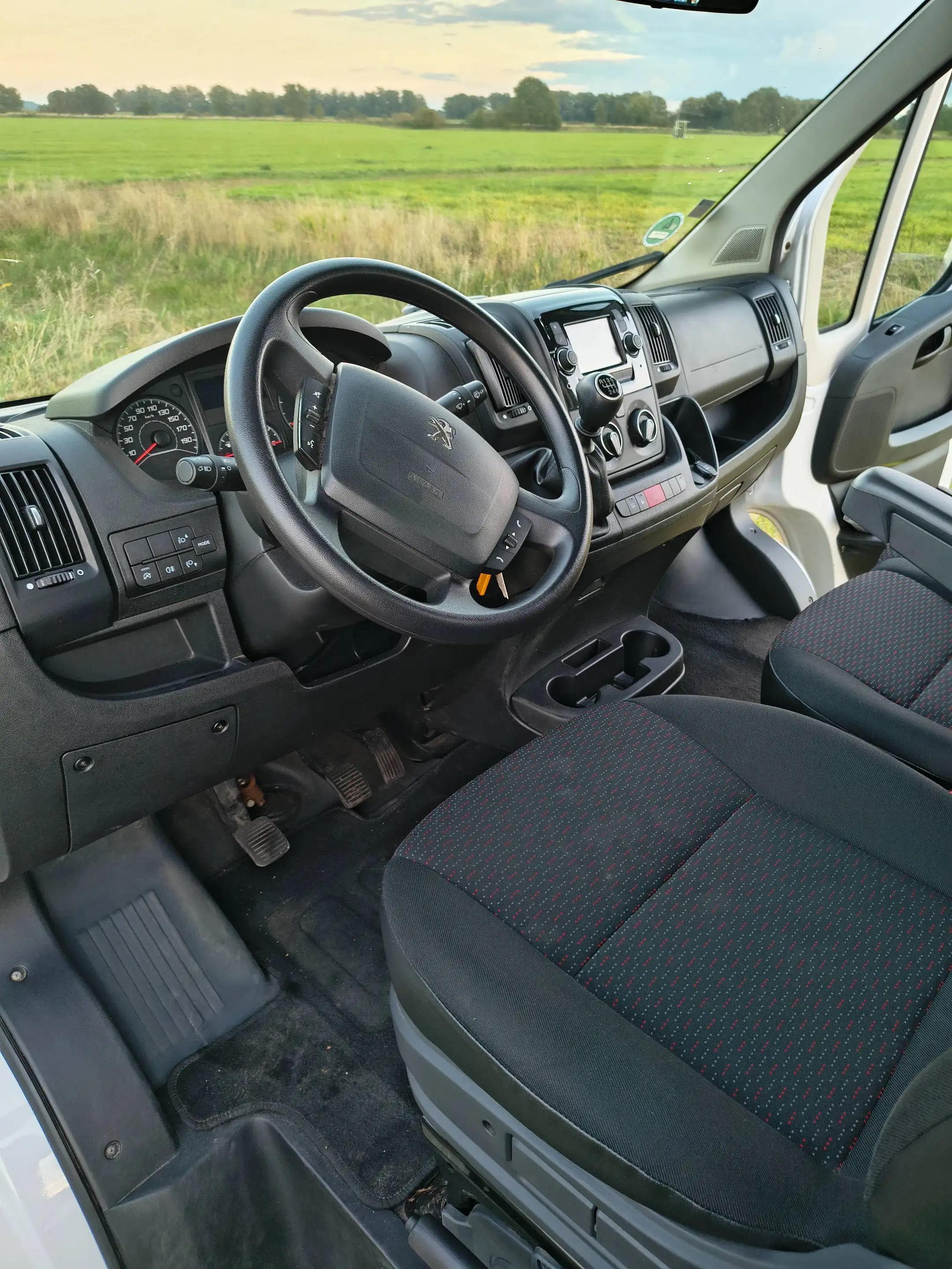 Peugeot Boxer 333 L3 BlueHDi 140 Stop — photo 14