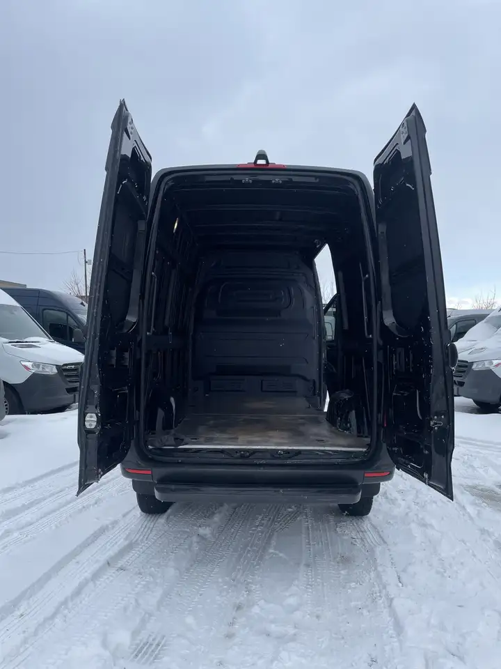 Mercedes-Benz Sprinter снимка Mercedes-Benz Sprinter