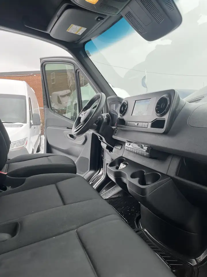 Mercedes-Benz Sprinter снимка Mercedes-Benz Sprinter