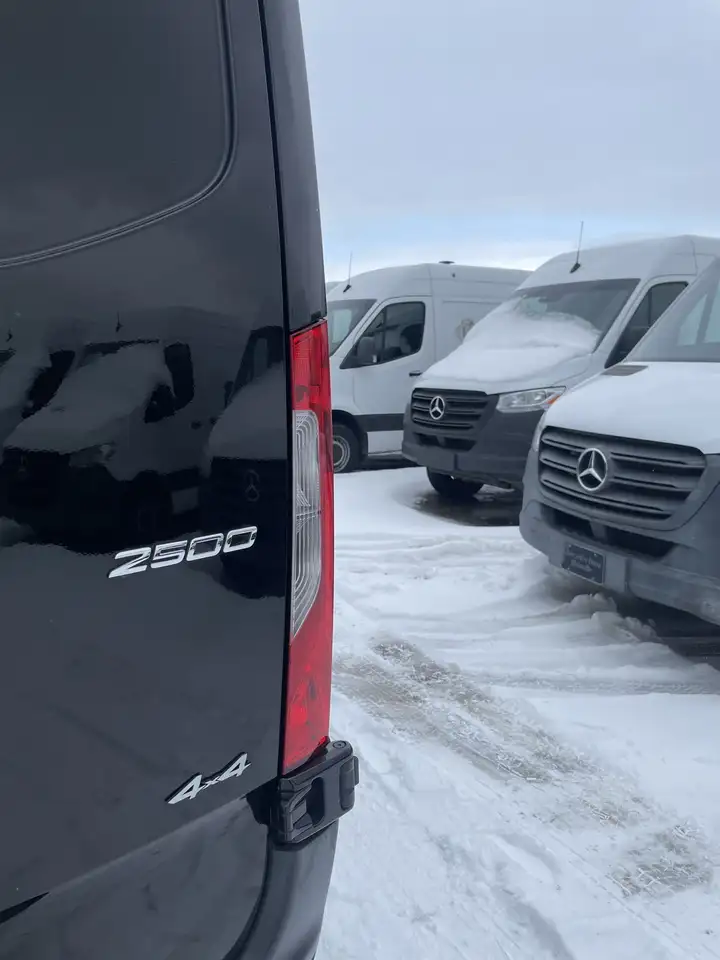 Mercedes-Benz Sprinter снимка Mercedes-Benz Sprinter