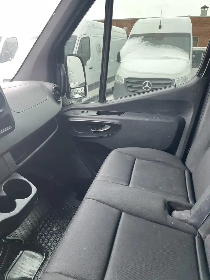 Mercedes-Benz Sprinter снимка Mercedes-Benz Sprinter
